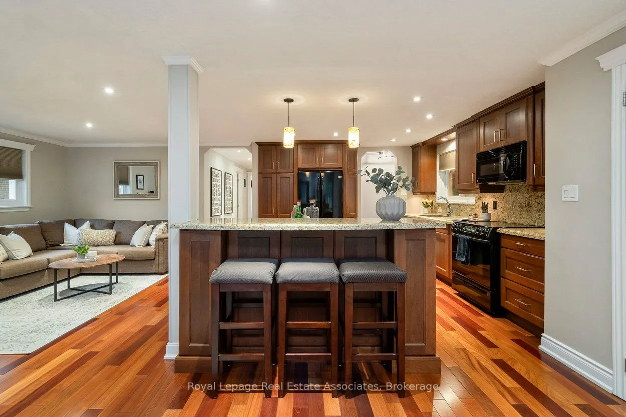 34 Irwin Crescent
