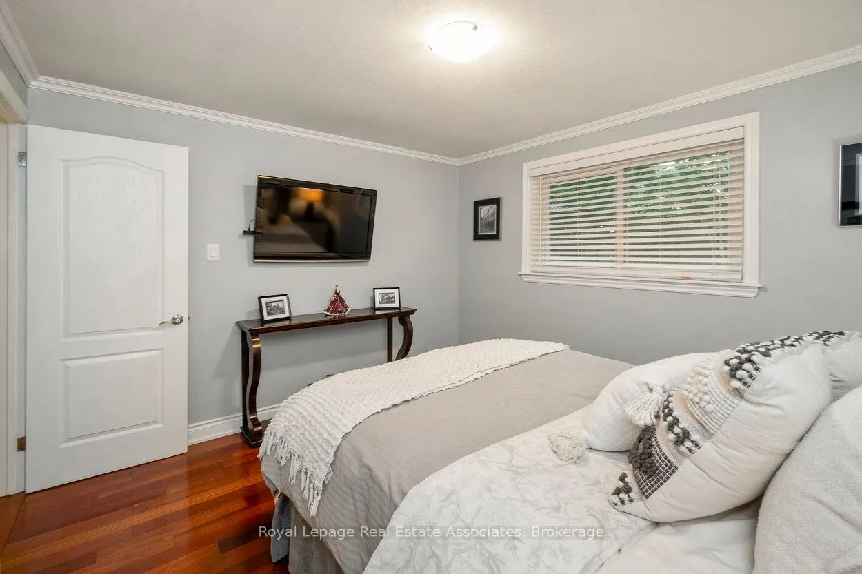 34 Irwin Crescent