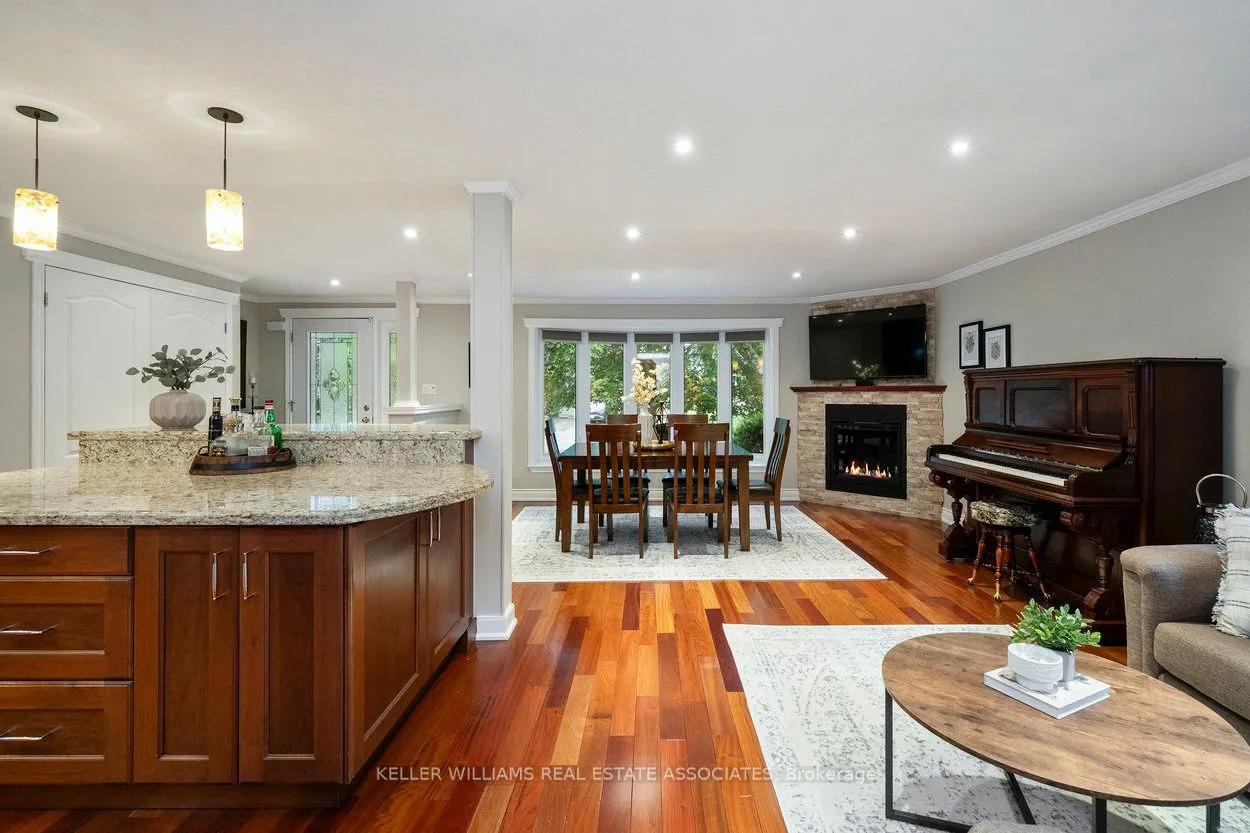 34 Irwin Crescent