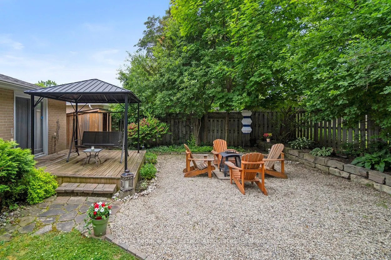 34 Irwin Crescent