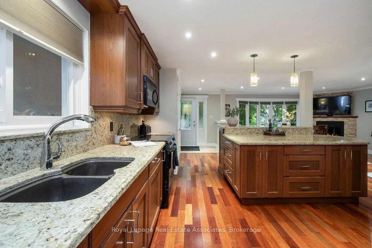 34 Irwin Crescent
