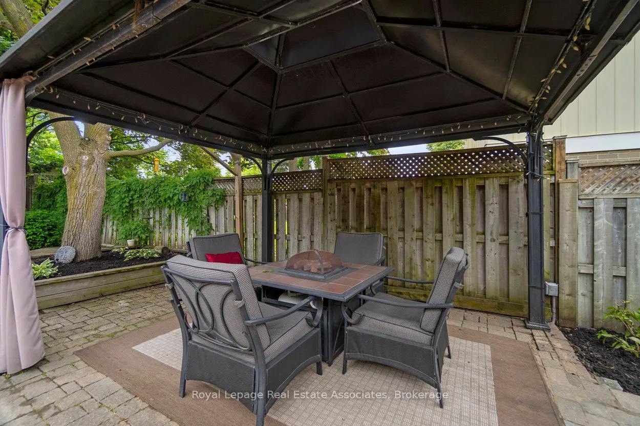 34 Irwin Crescent
