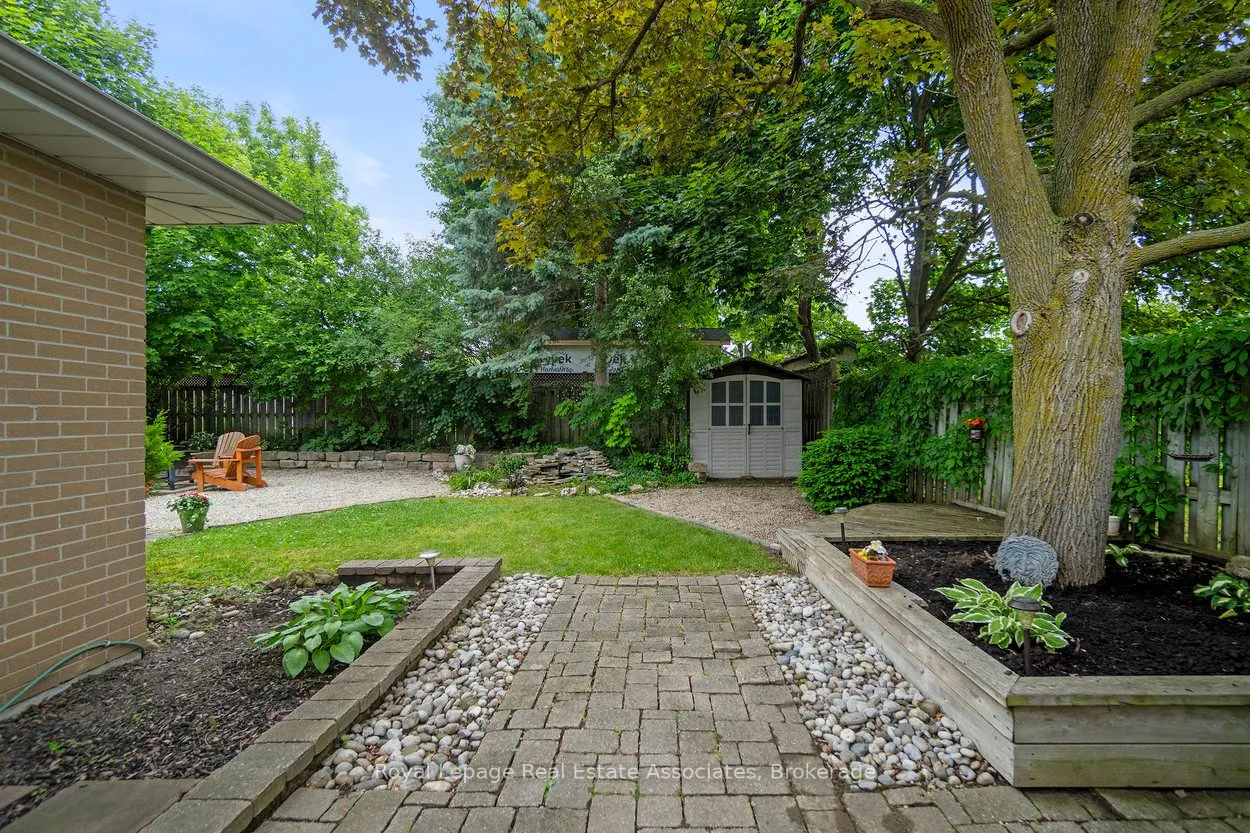 34 Irwin Crescent