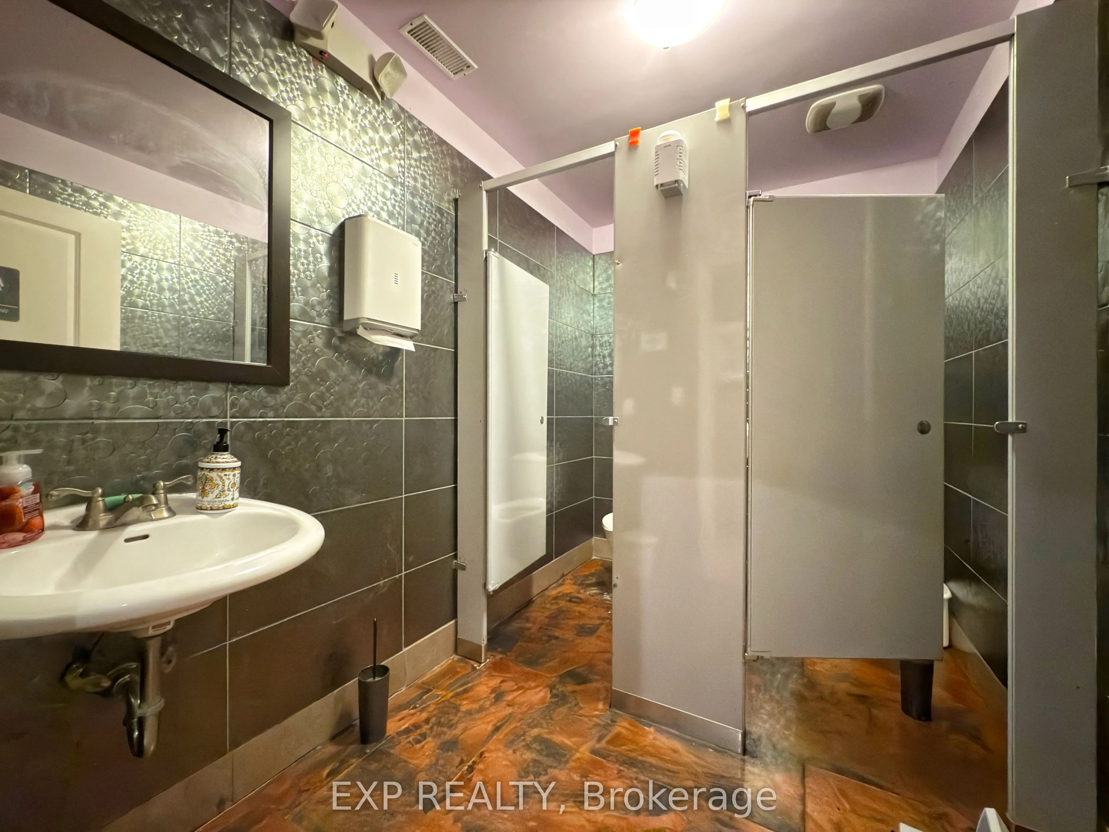 438 Kerr Street, #5
