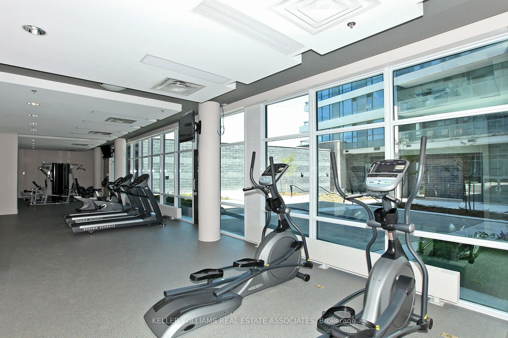 1 Hurontario Street, #609