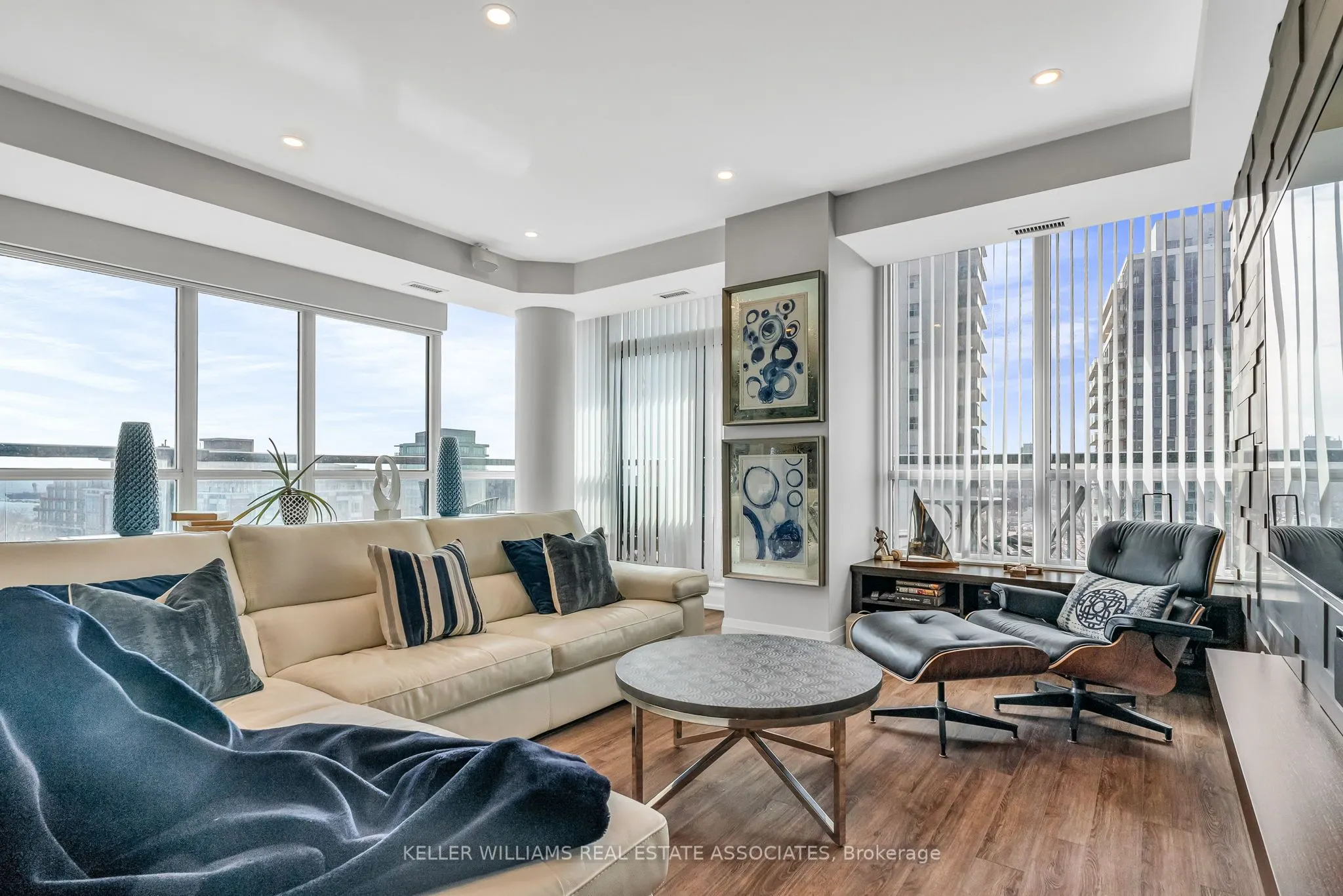 1 Hurontario Street, #609