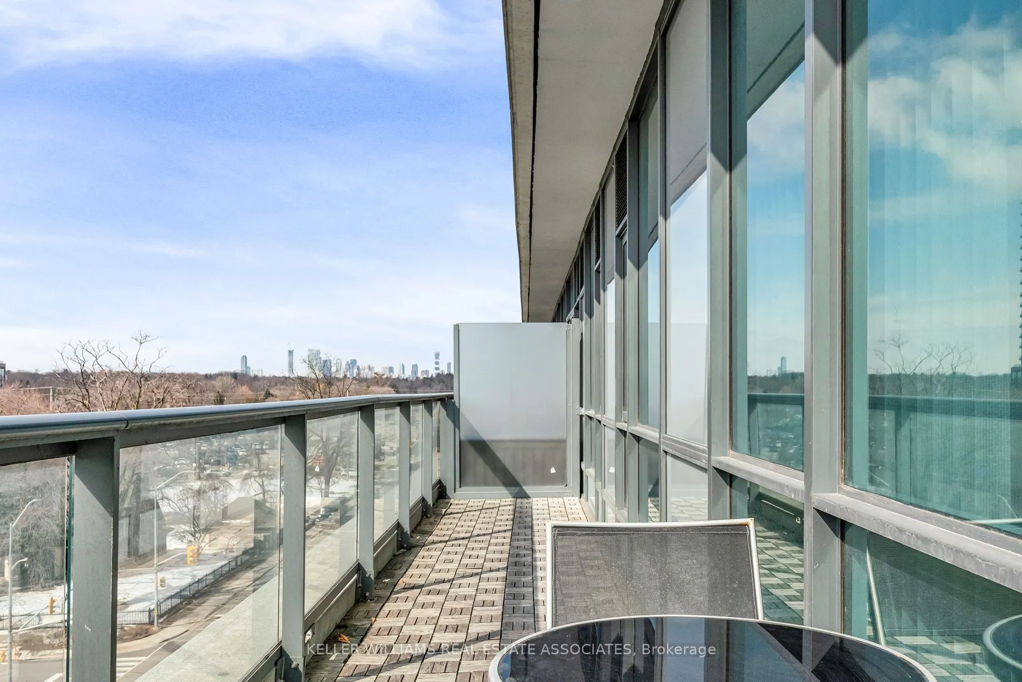 1 Hurontario Street, #609