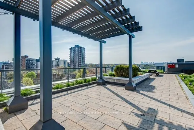 1 Hurontario Street, #609