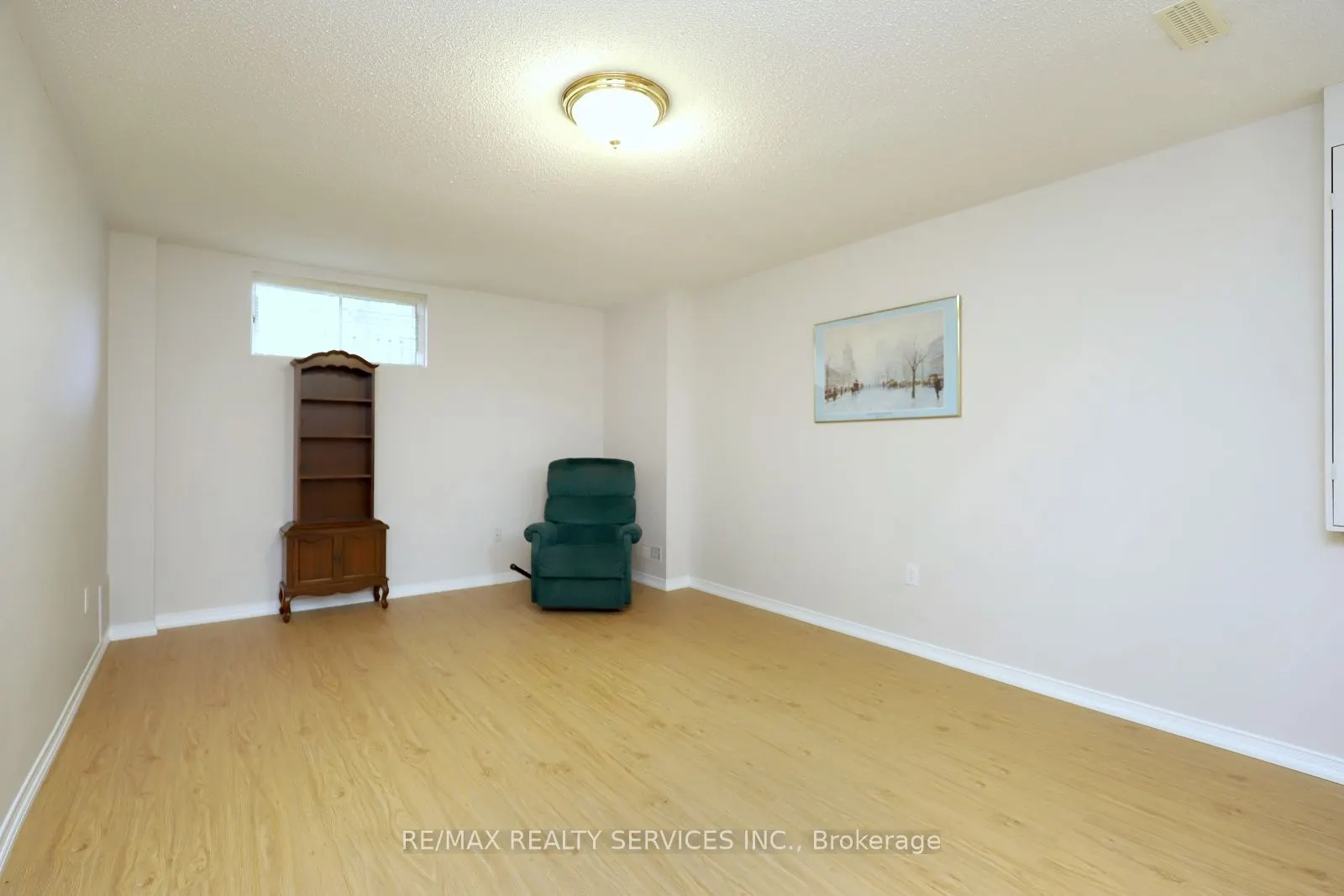 12 Summerfield Crescent