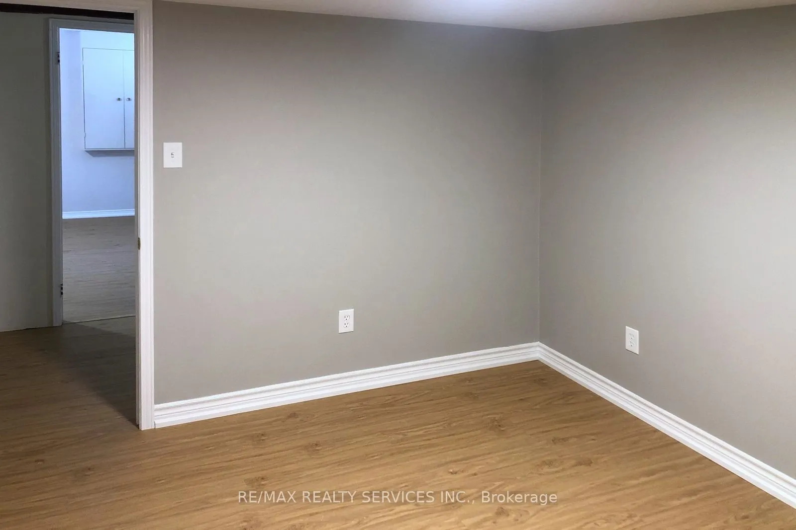 12 Summerfield Crescent