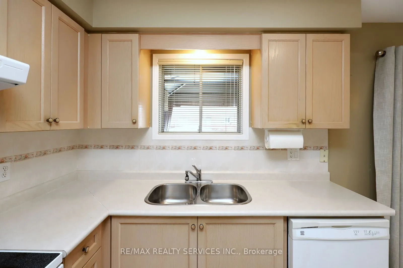 12 Summerfield Crescent