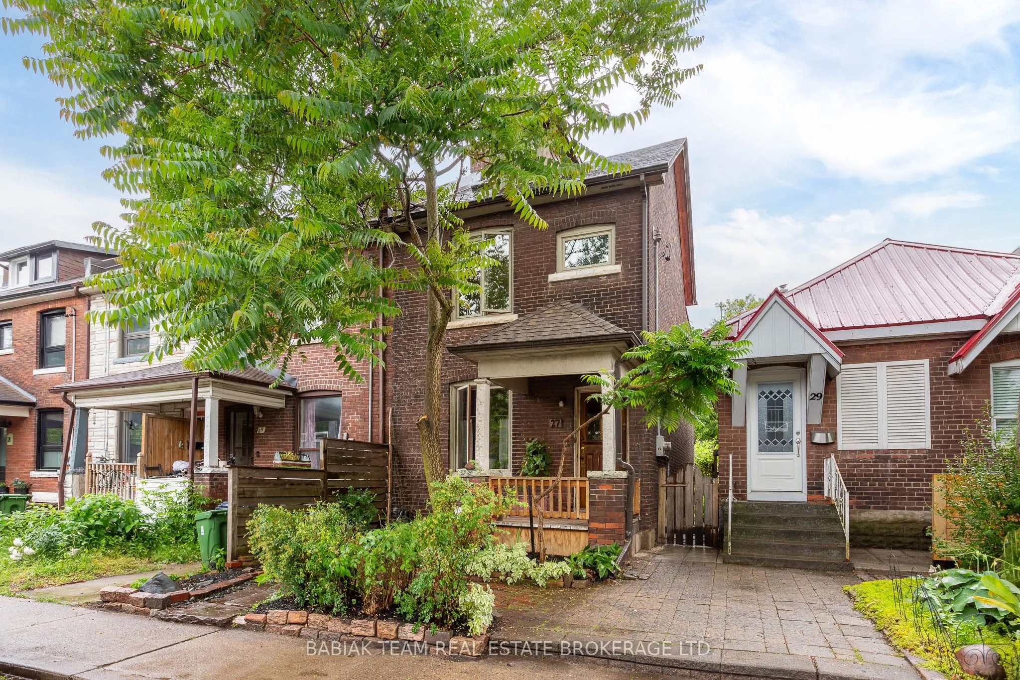 27 Hook Avenue