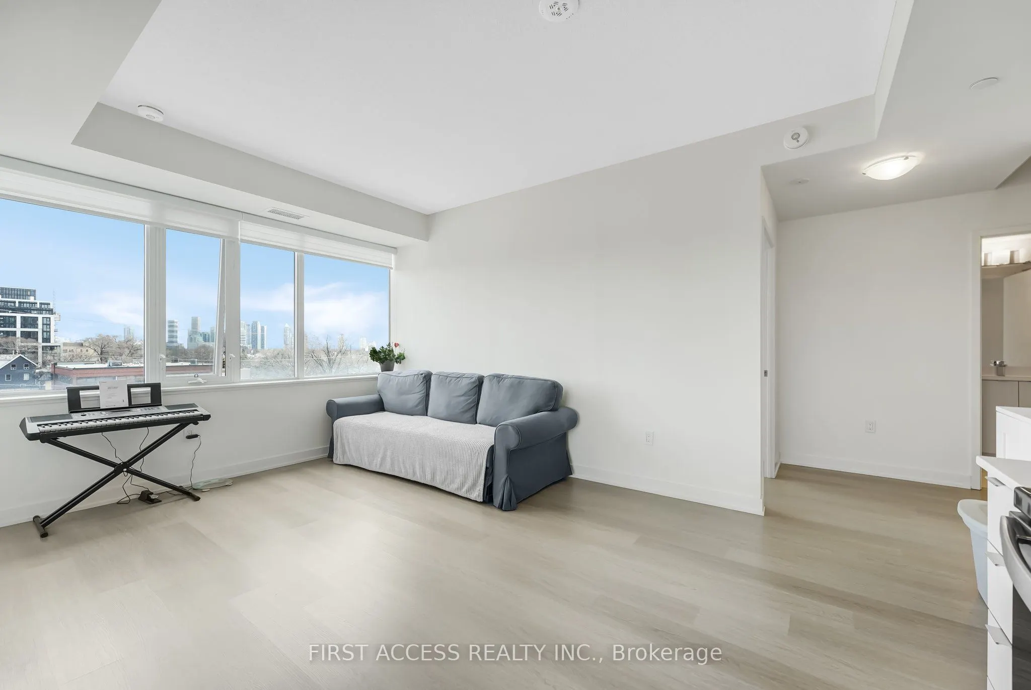 859 The Queensway, #322