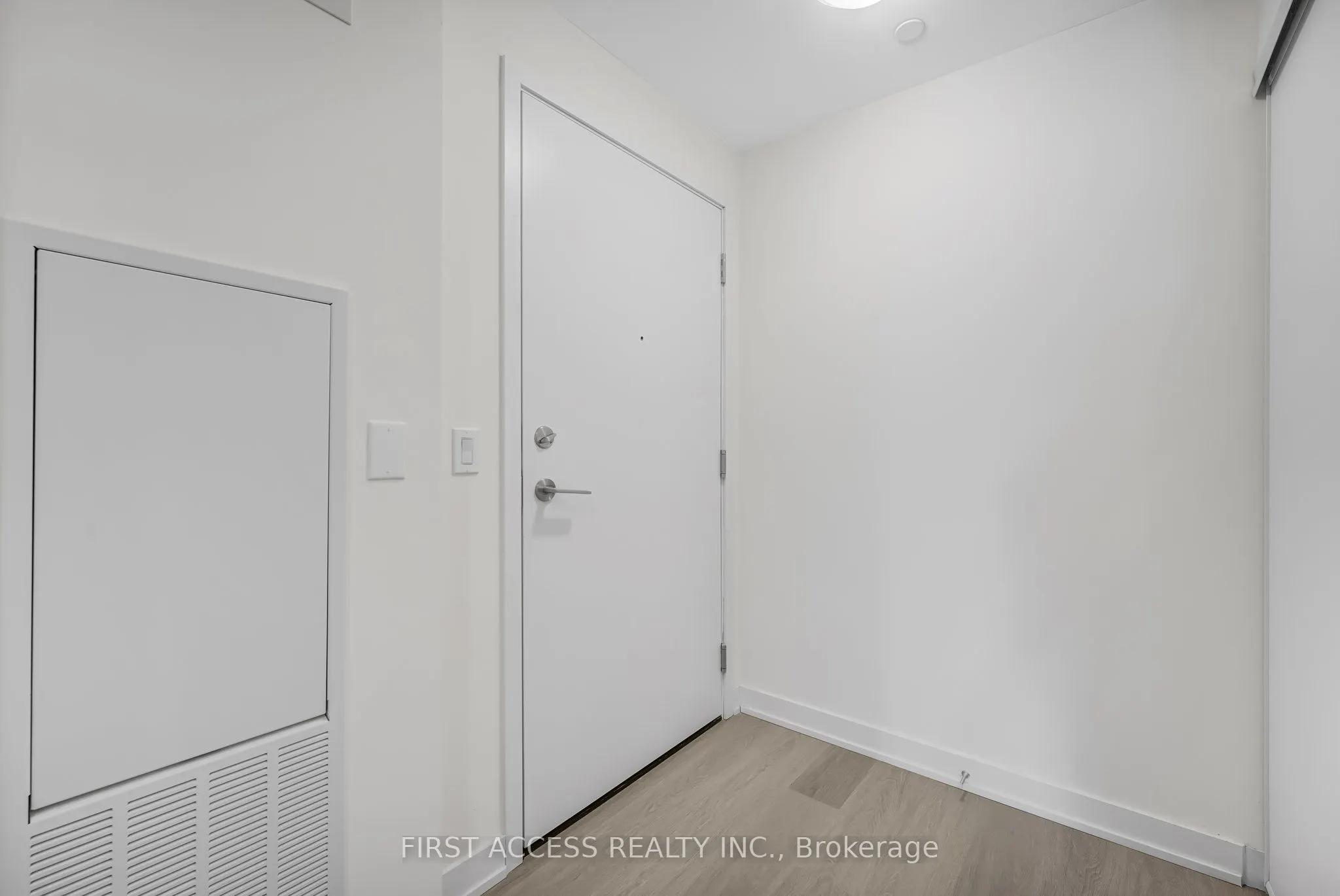 859 The Queensway, #322
