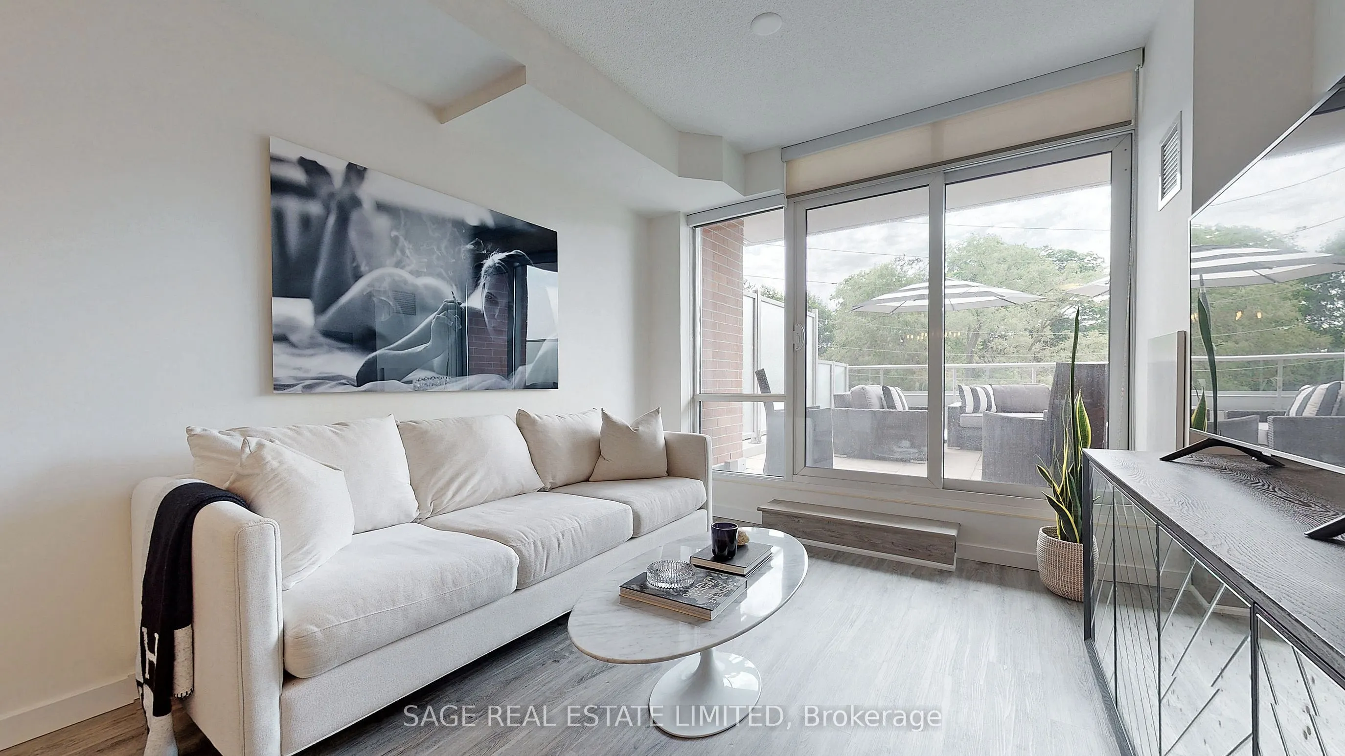 551 Maple Avenue, #304