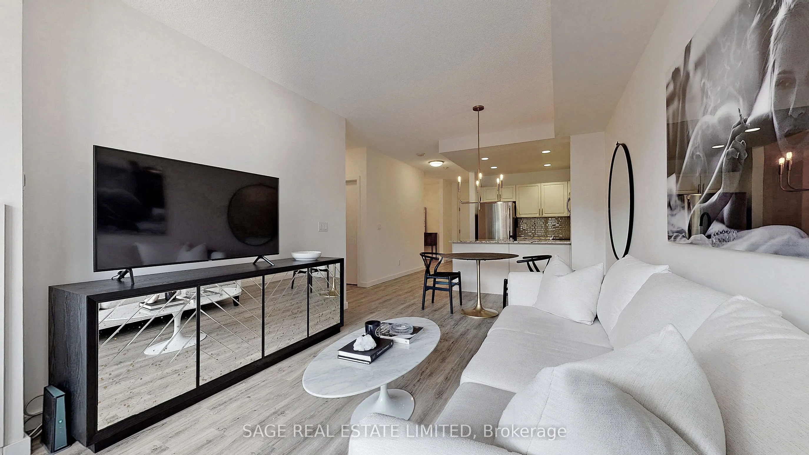 551 Maple Avenue, #304