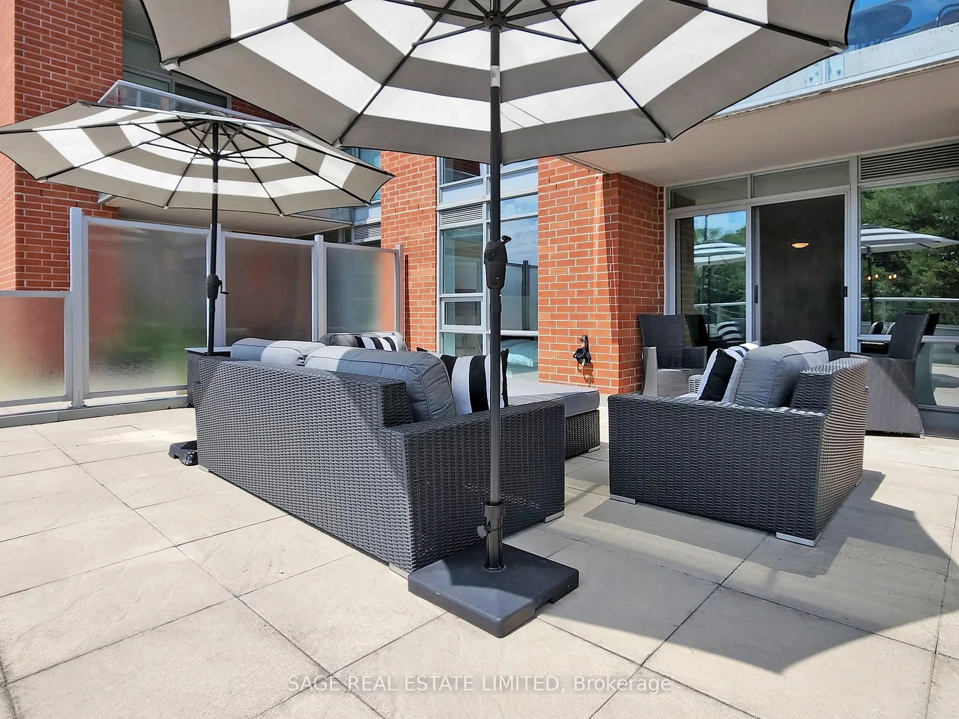 551 Maple Avenue, #304