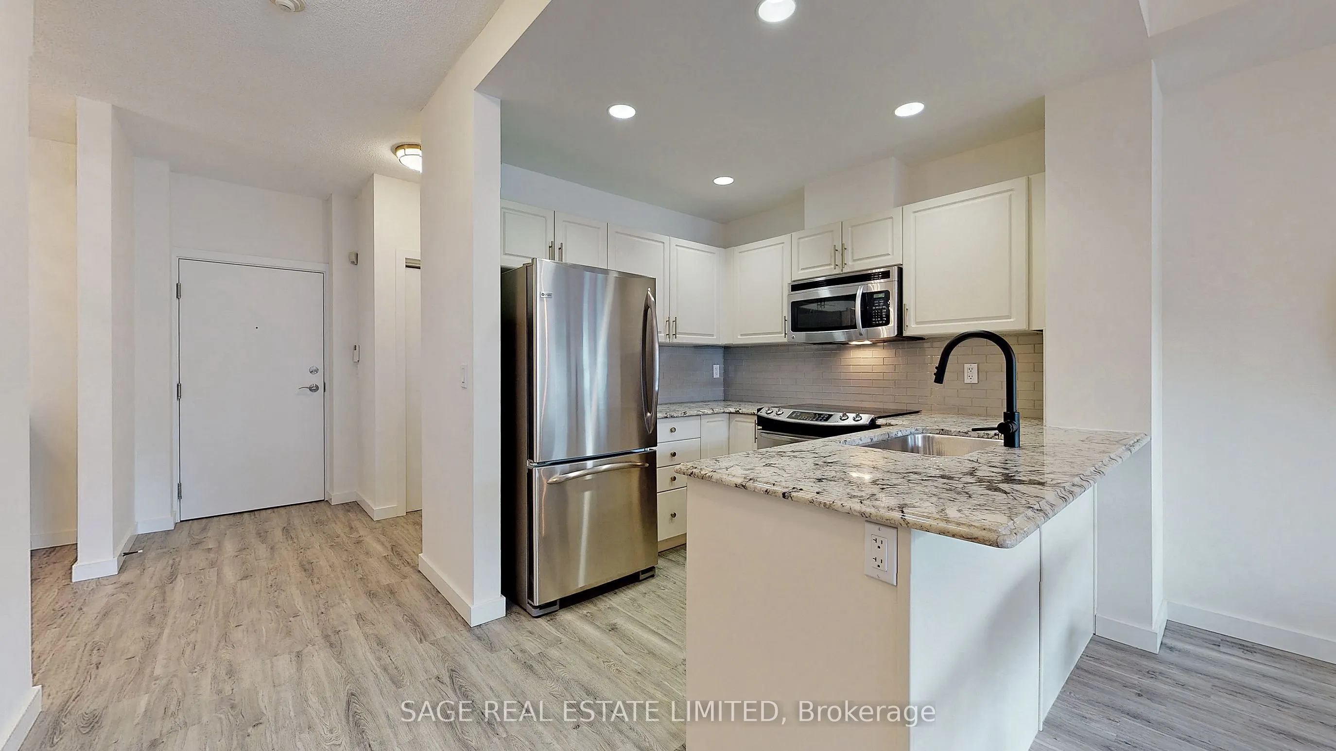 551 Maple Avenue, #304