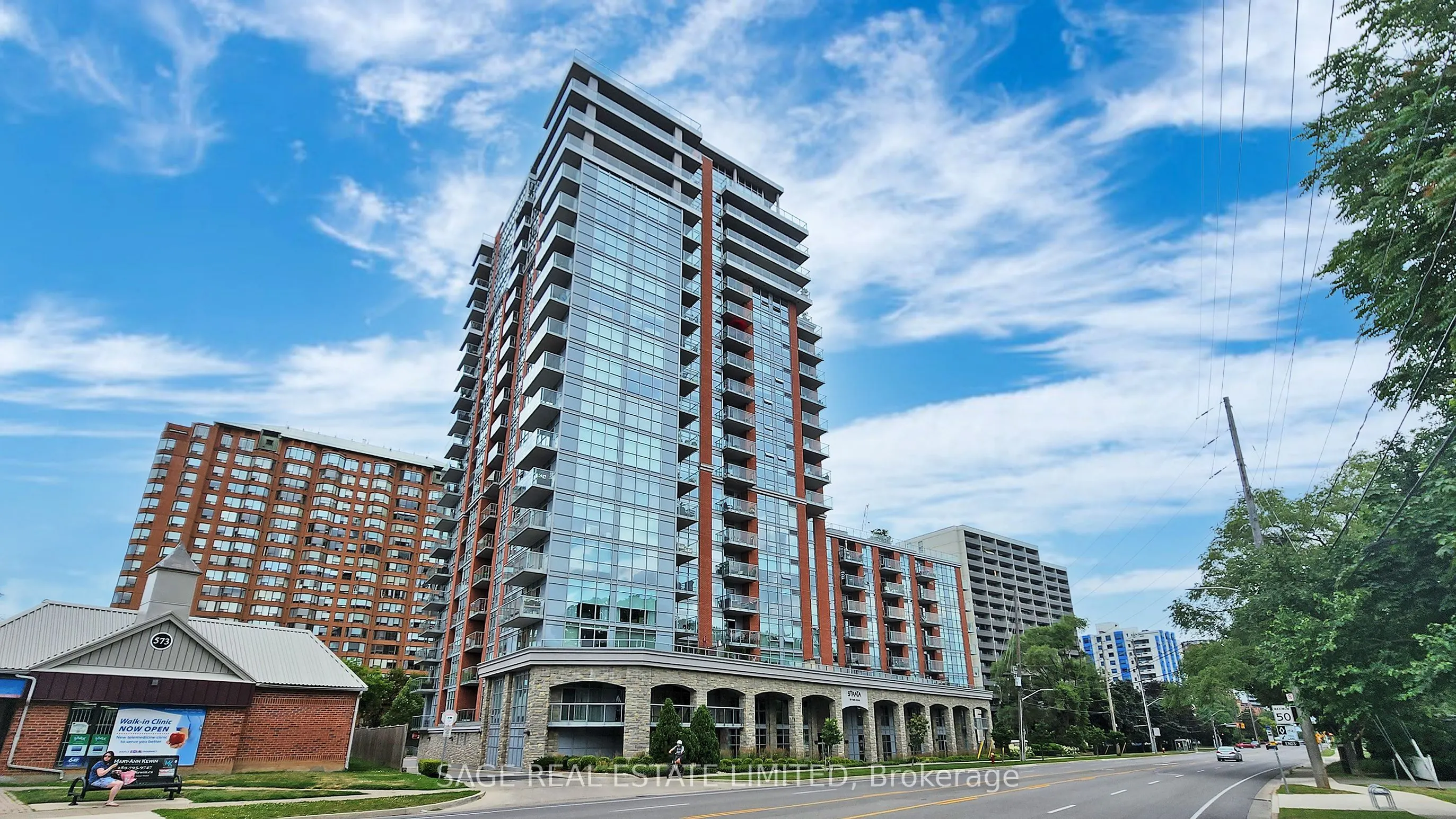 551 Maple Avenue, #304