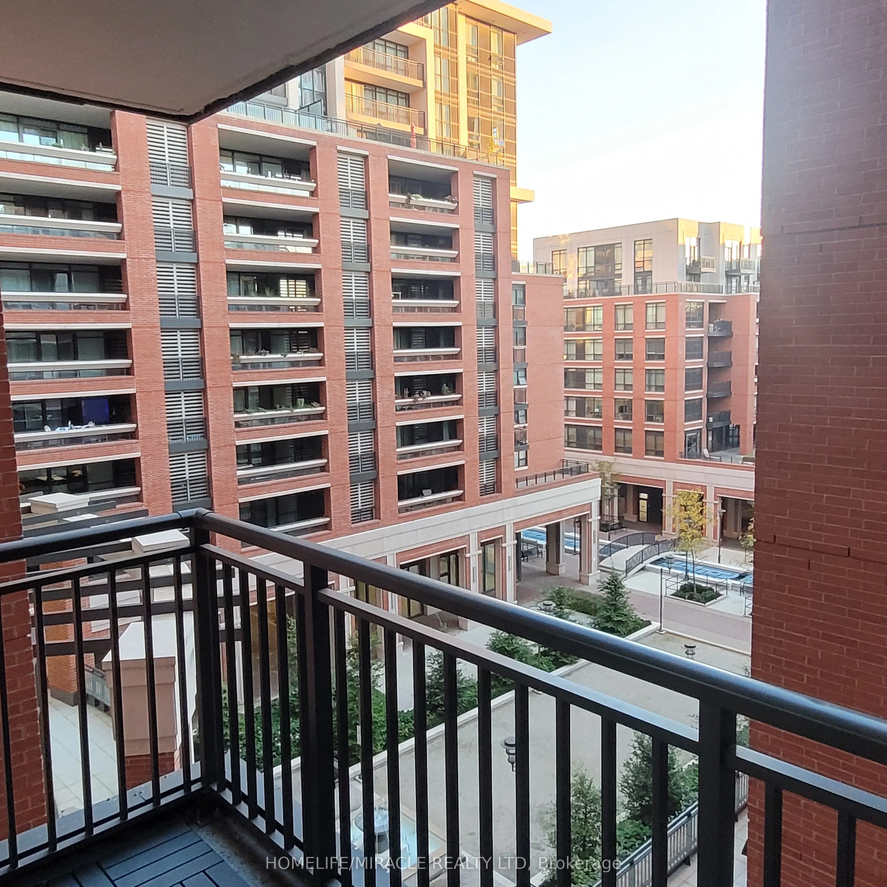 830 Lawrence Avenue W, #529