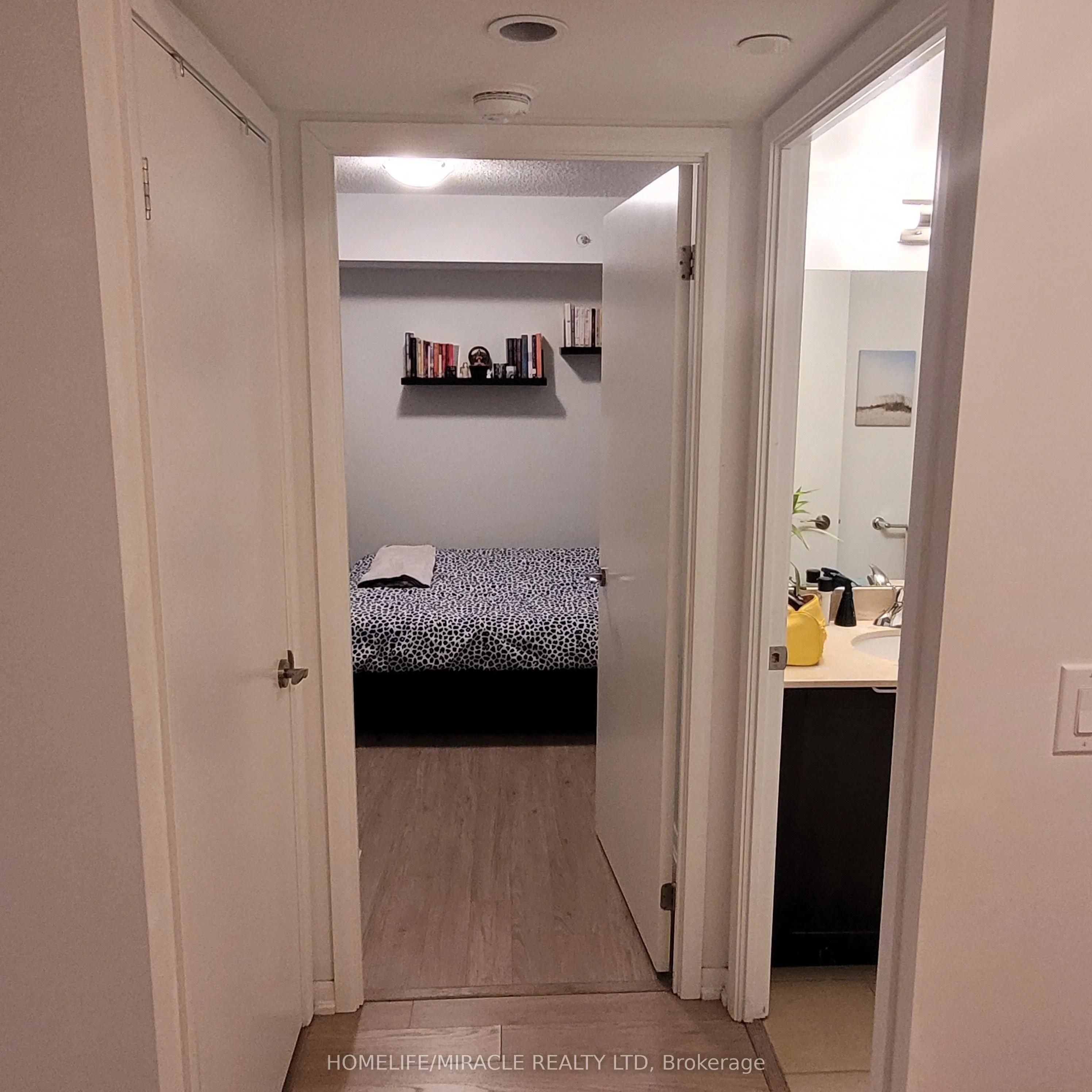 830 Lawrence Avenue W, #529