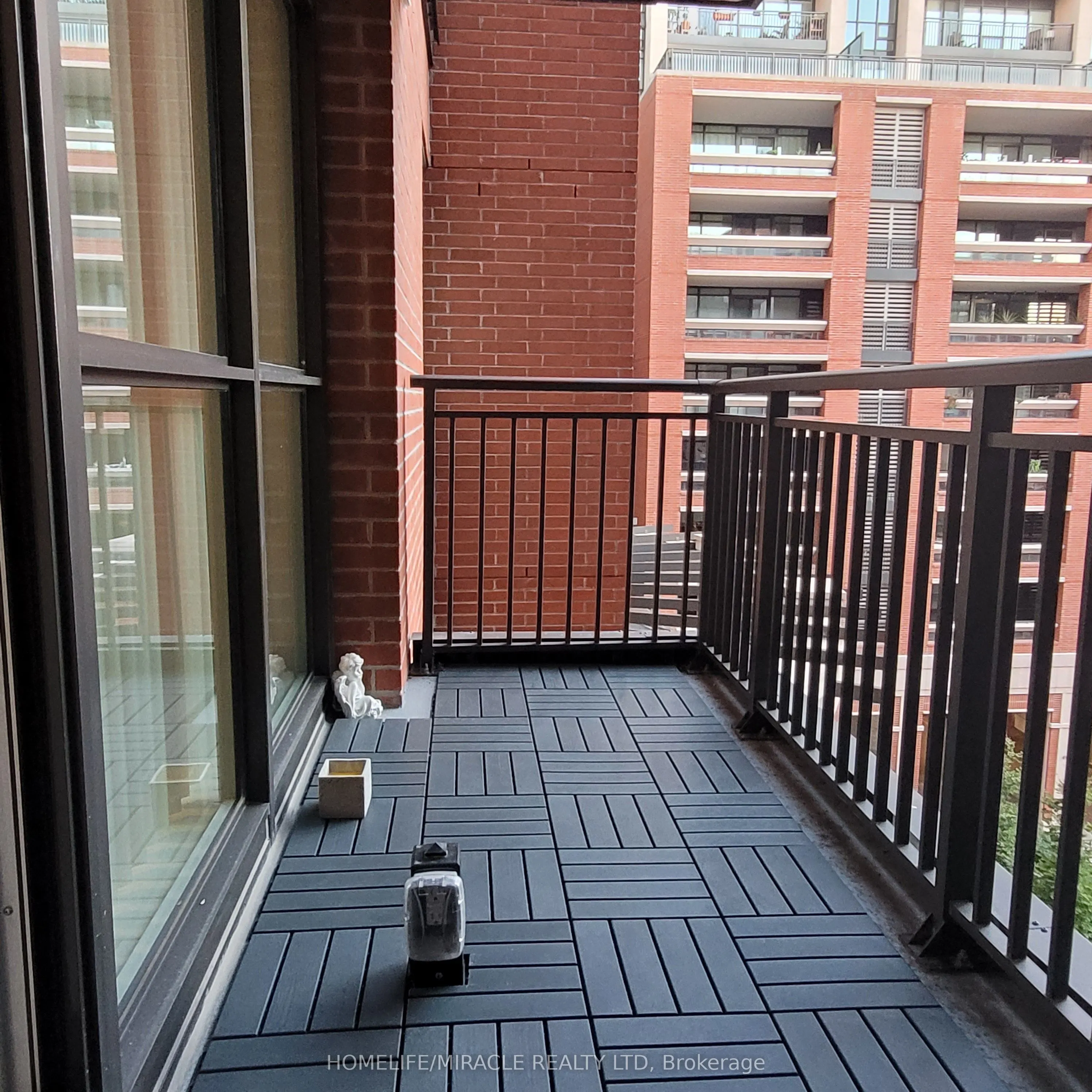 830 Lawrence Avenue W, #529