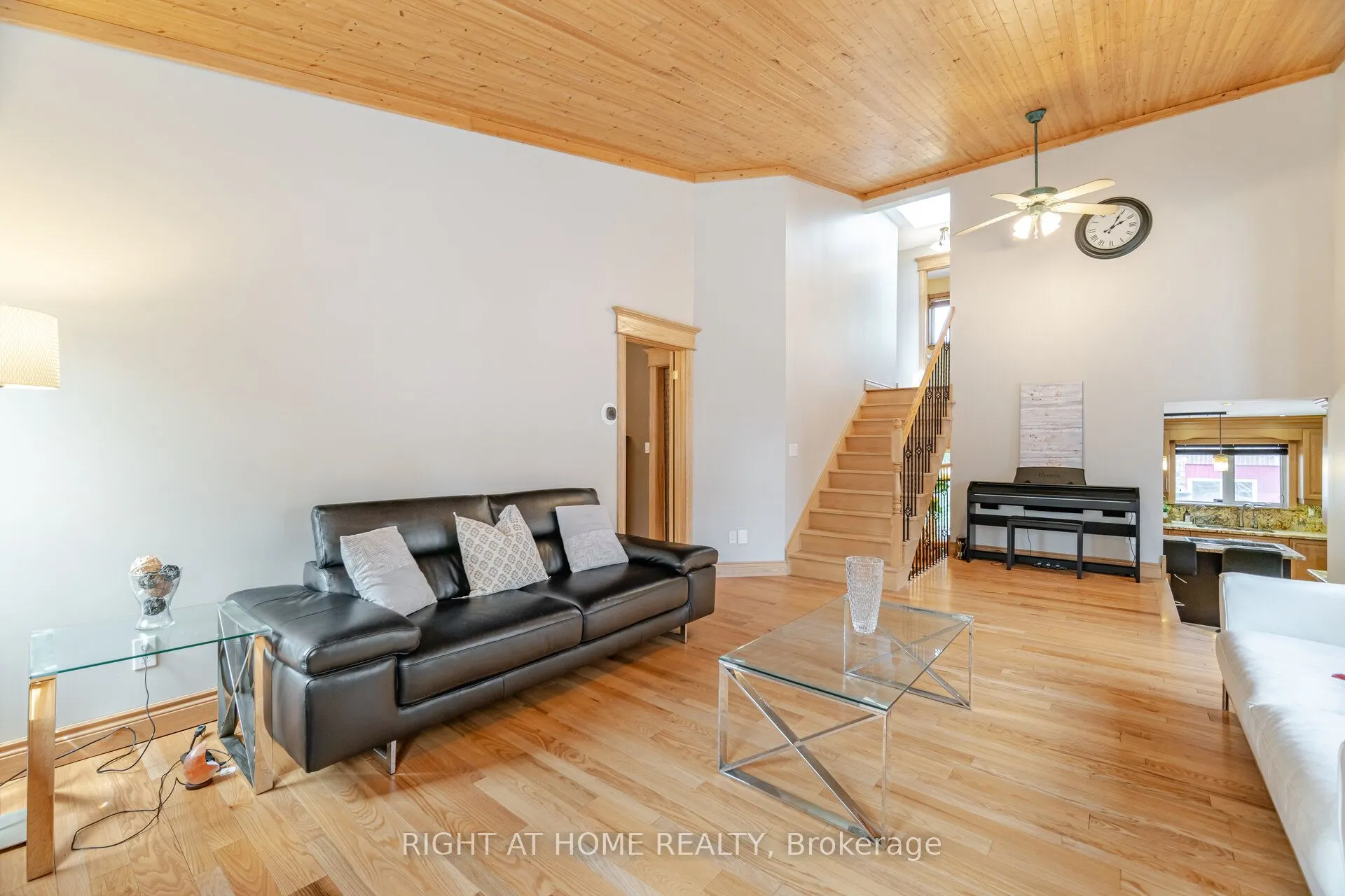 1241 Lakebreeze Drive