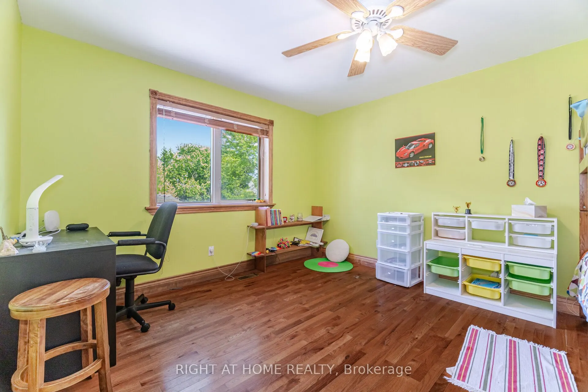 1241 Lakebreeze Drive