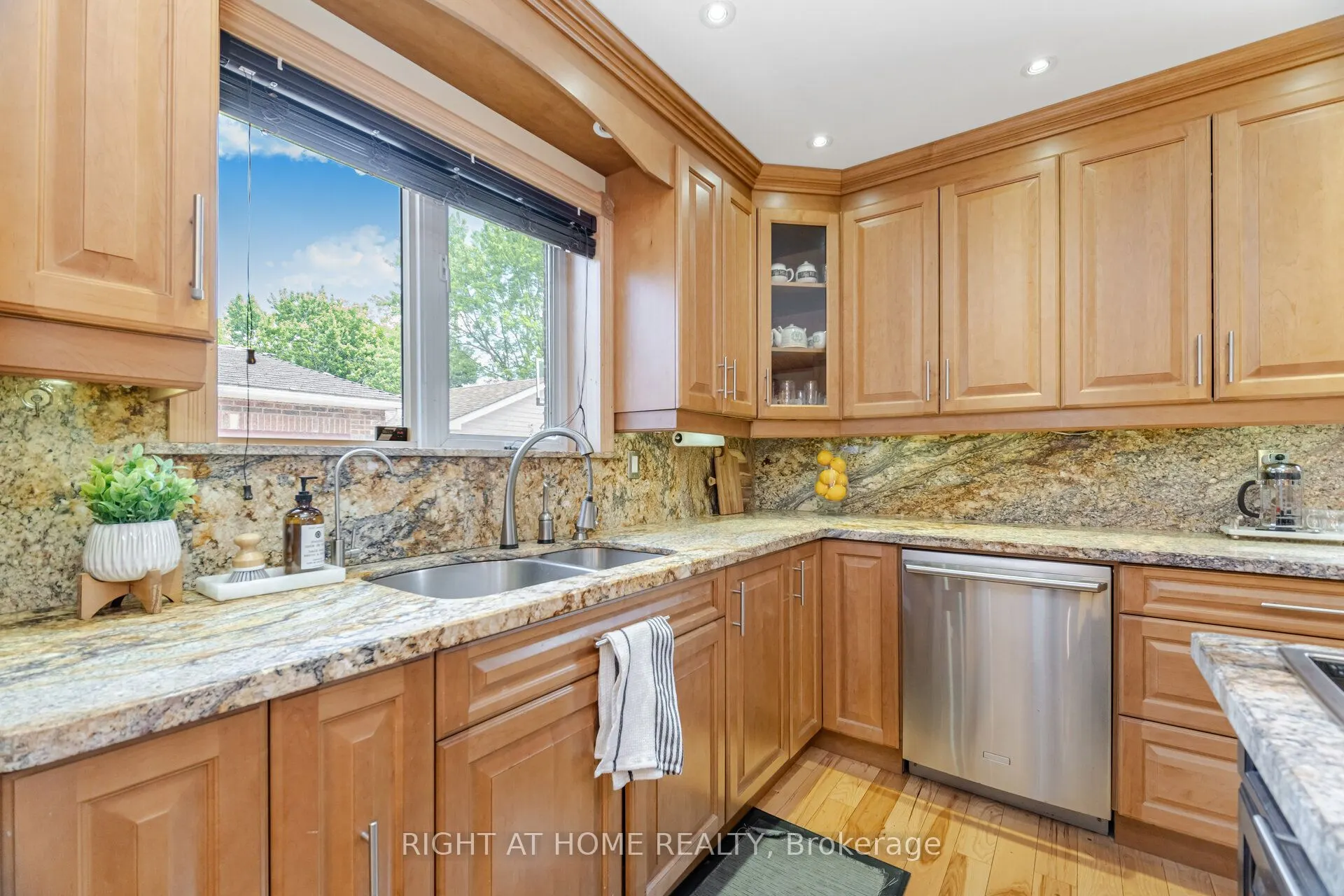 1241 Lakebreeze Drive