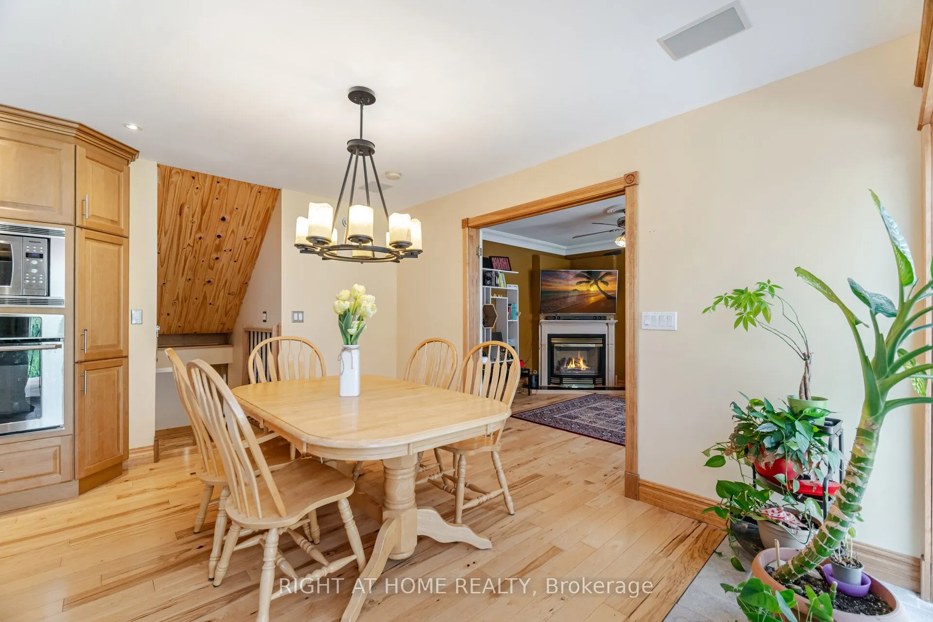 1241 Lakebreeze Drive