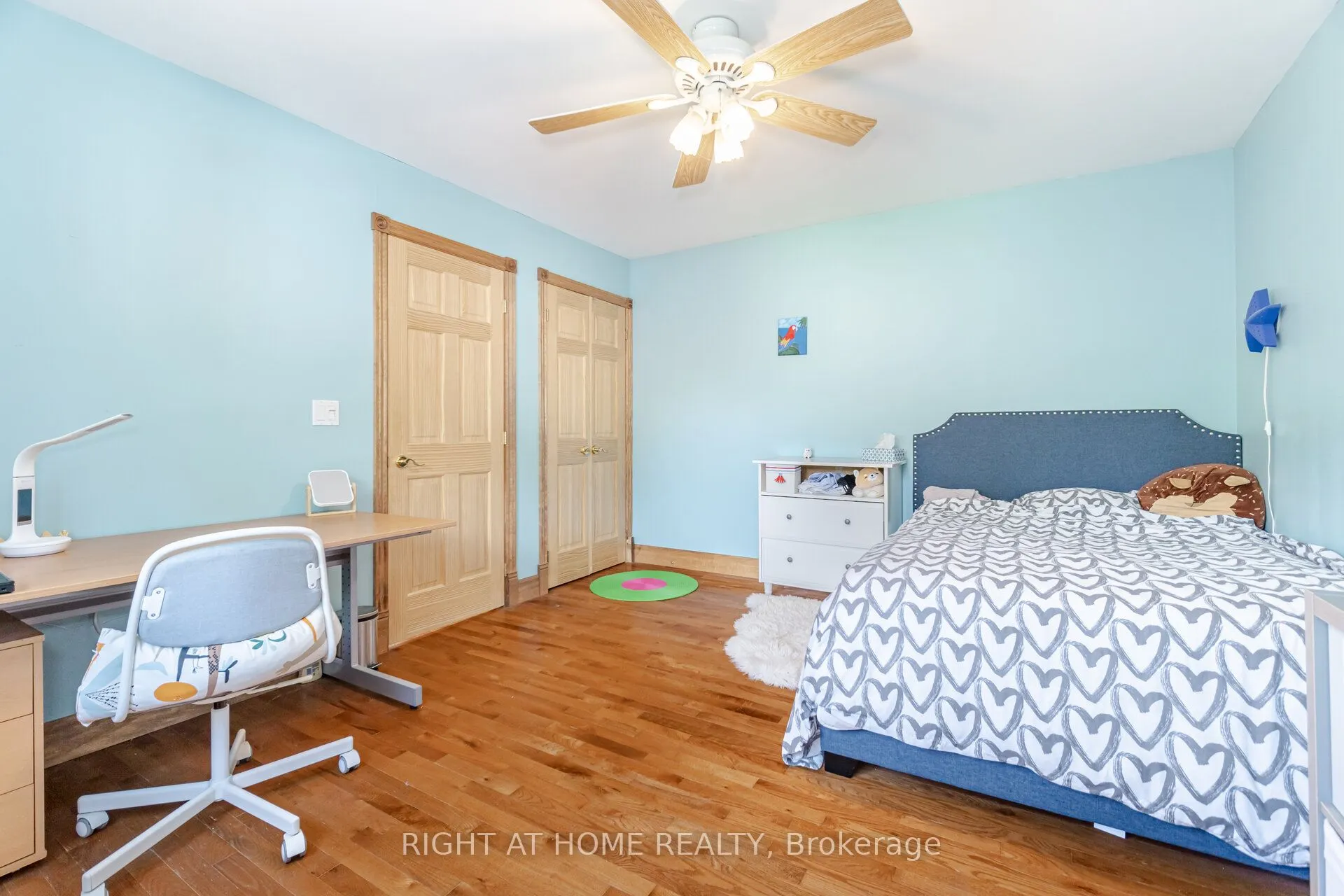 1241 Lakebreeze Drive