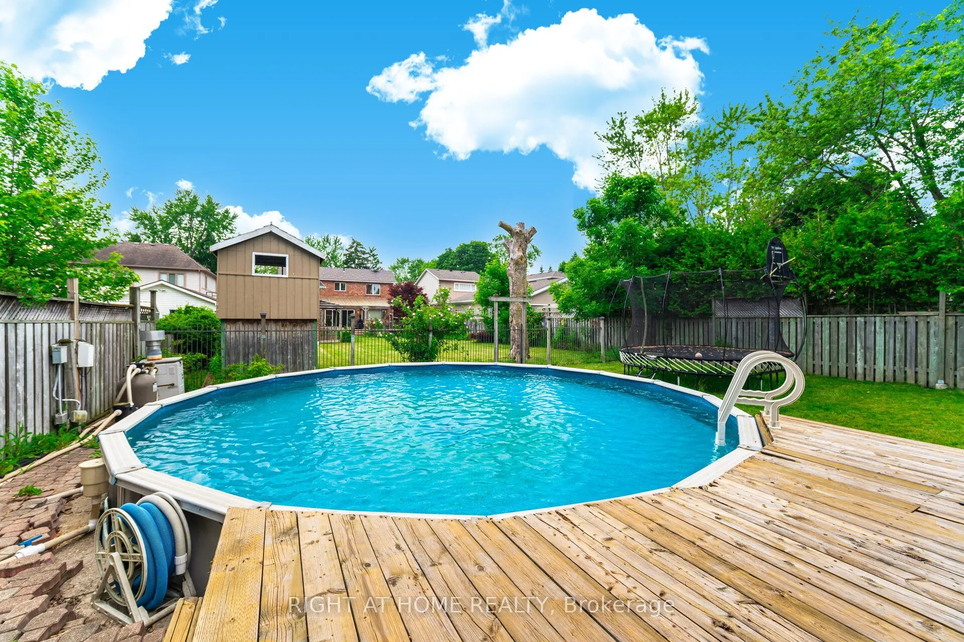 1241 Lakebreeze Drive