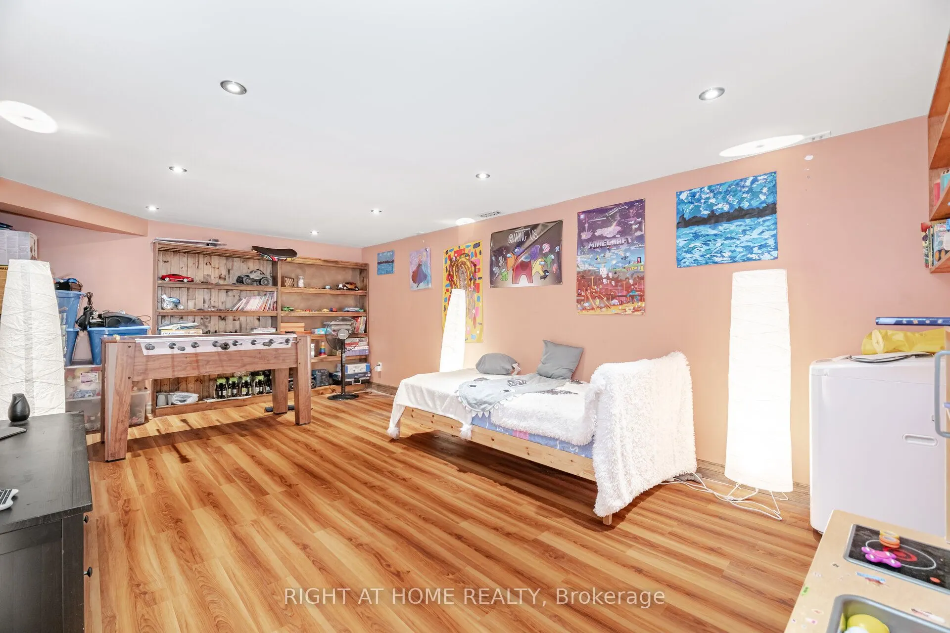 1241 Lakebreeze Drive