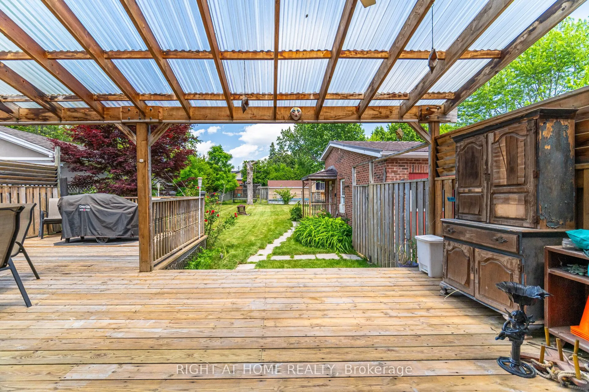 1241 Lakebreeze Drive