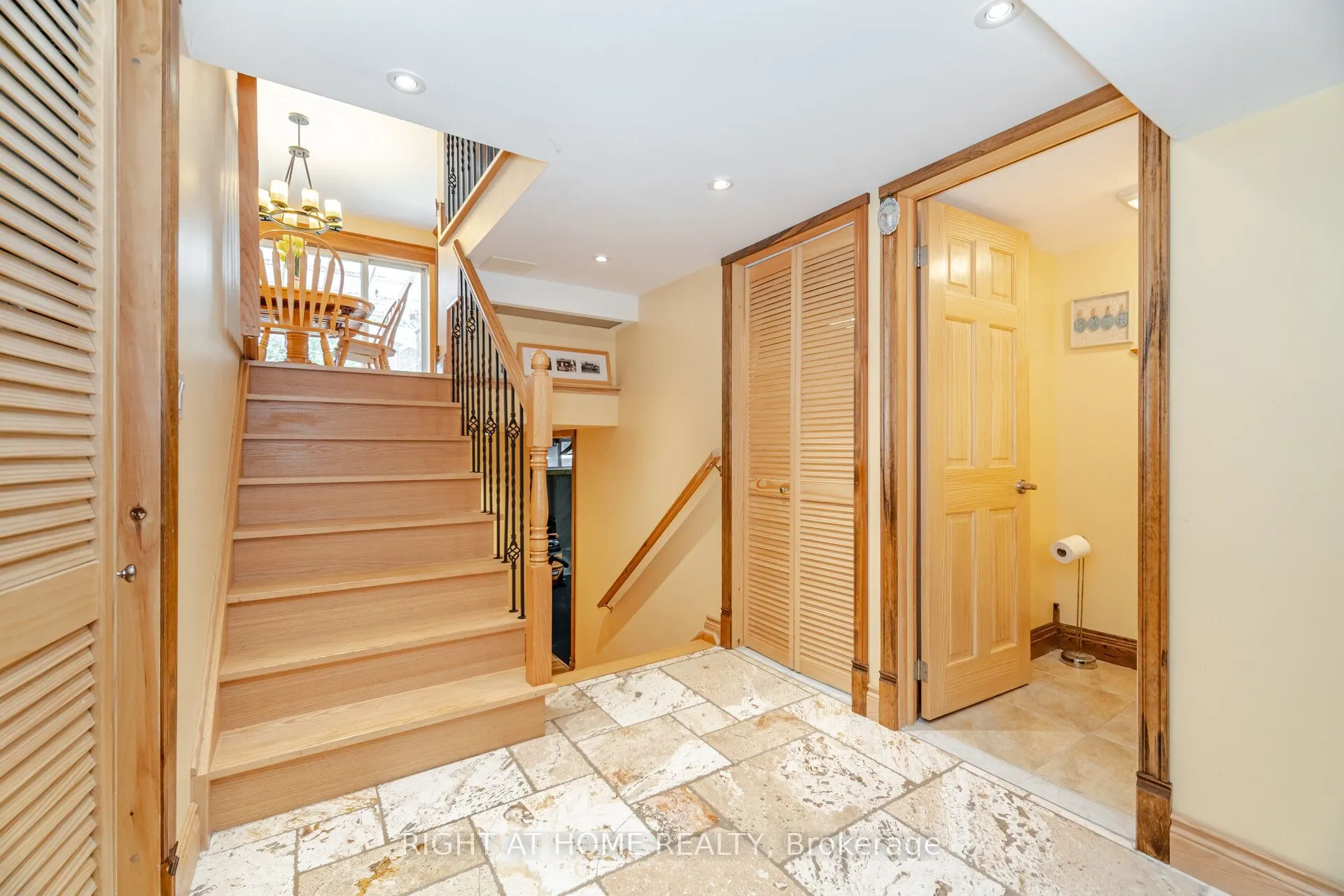 1241 Lakebreeze Drive