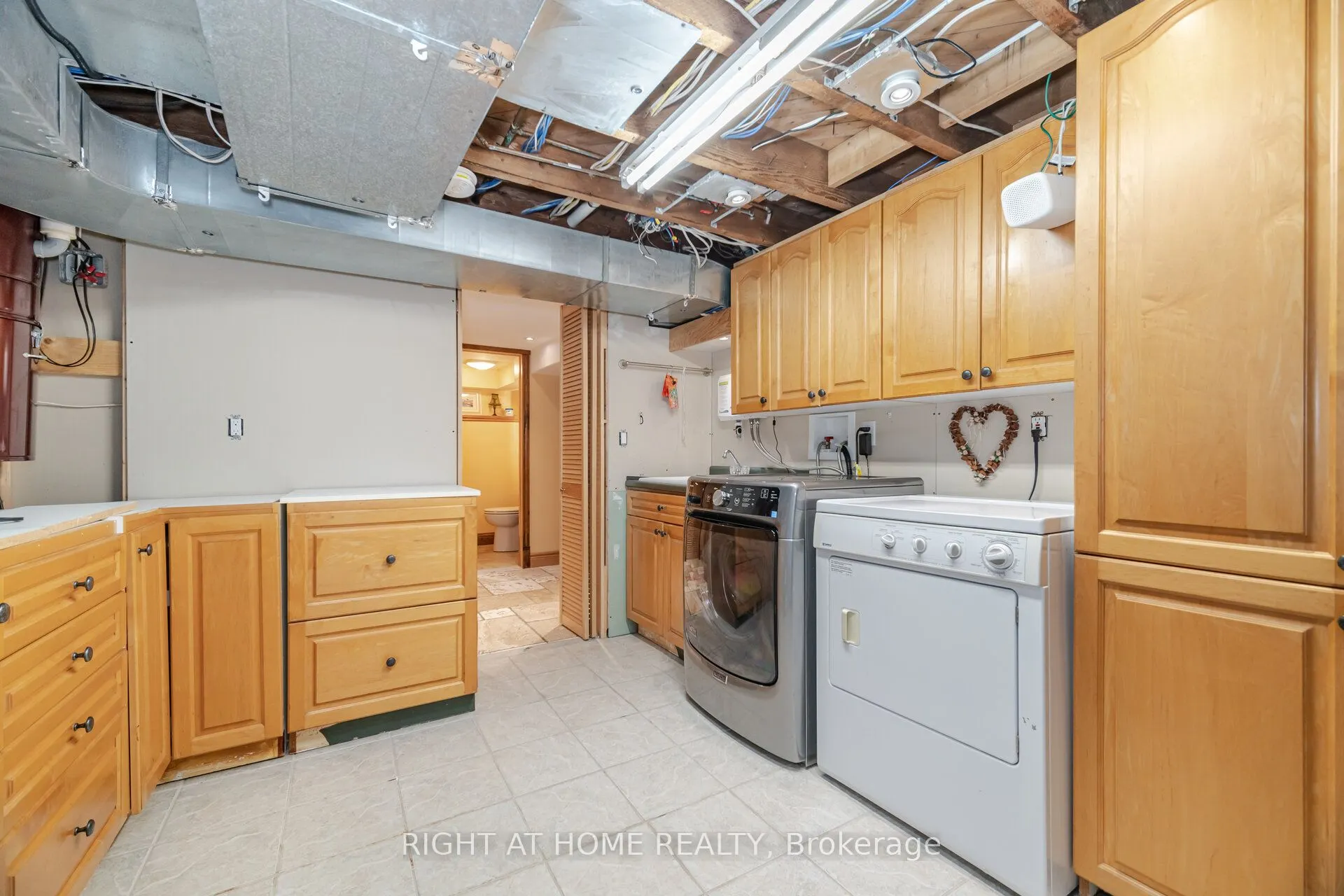 1241 Lakebreeze Drive