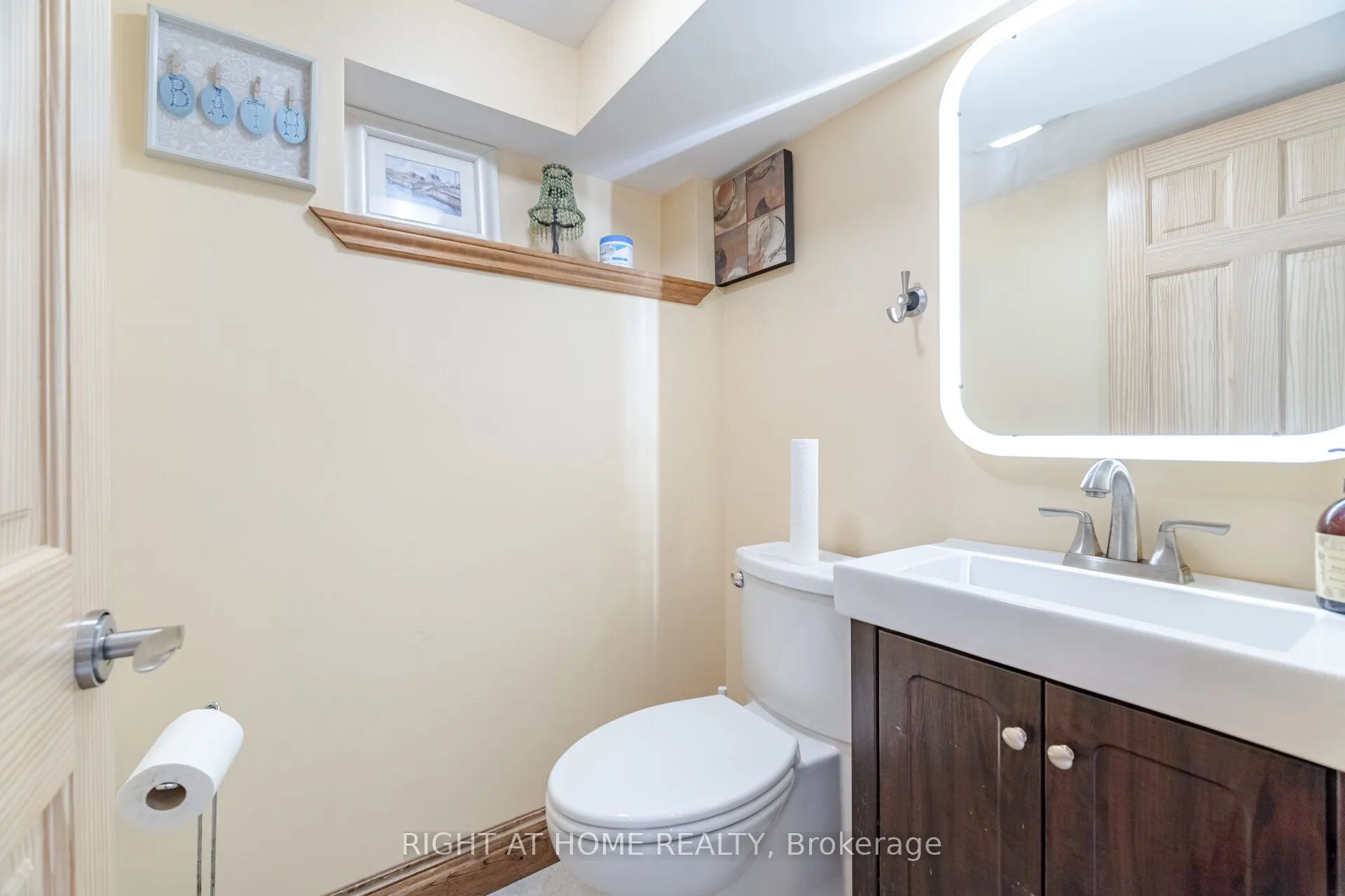 1241 Lakebreeze Drive
