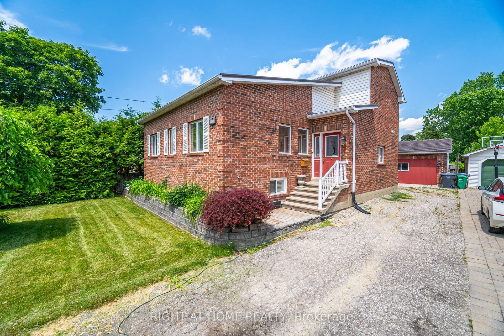 1241 Lakebreeze Drive