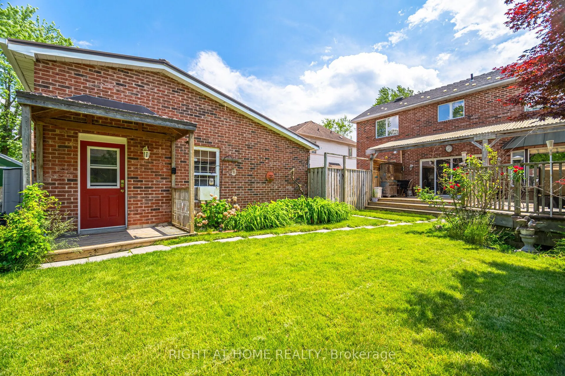 1241 Lakebreeze Drive