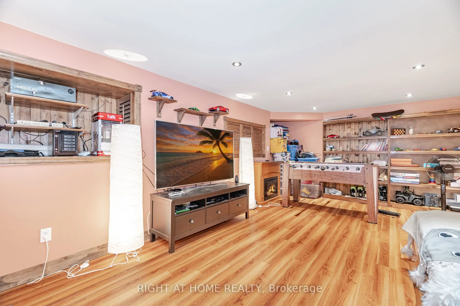 1241 Lakebreeze Drive