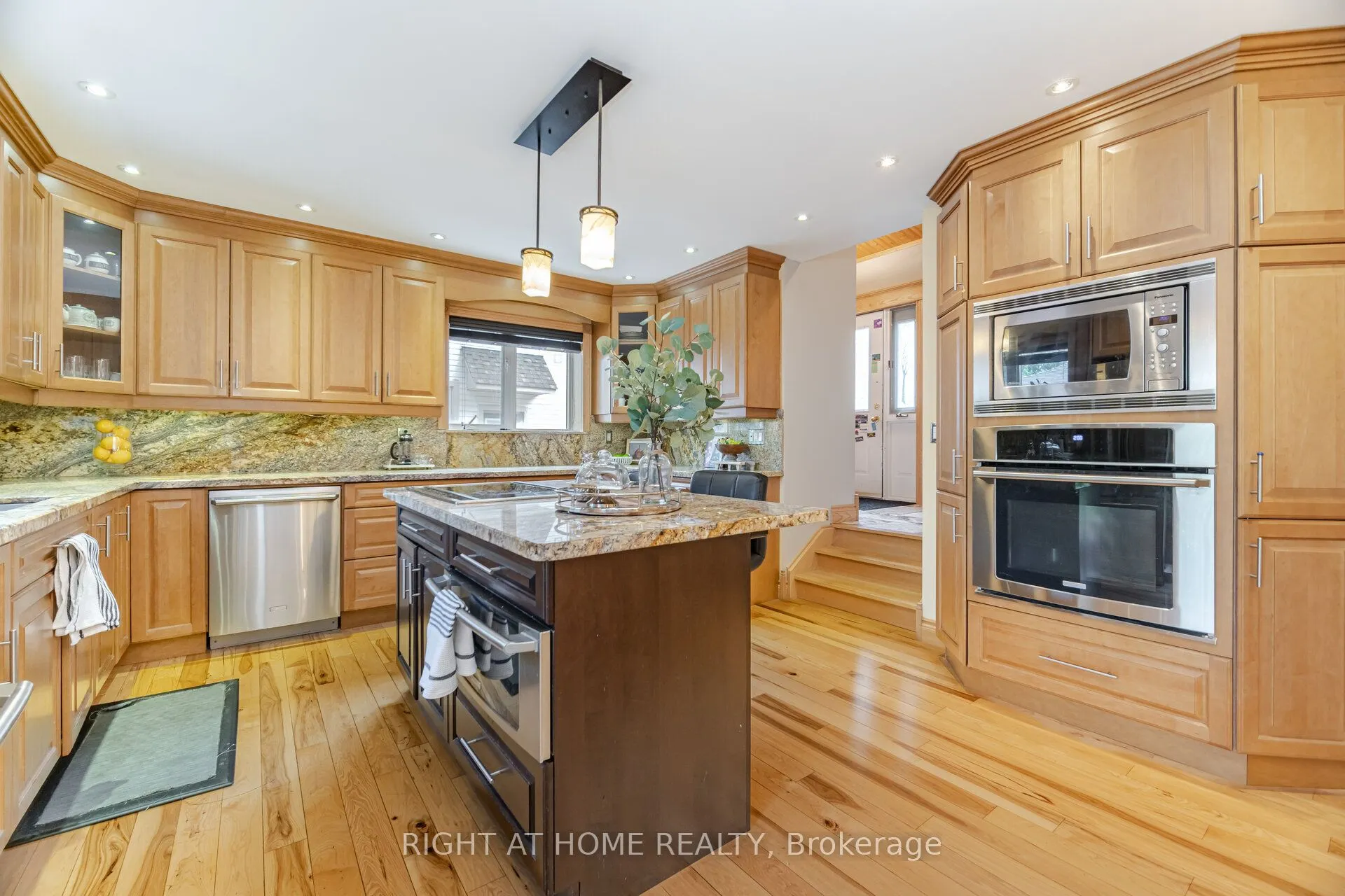 1241 Lakebreeze Drive