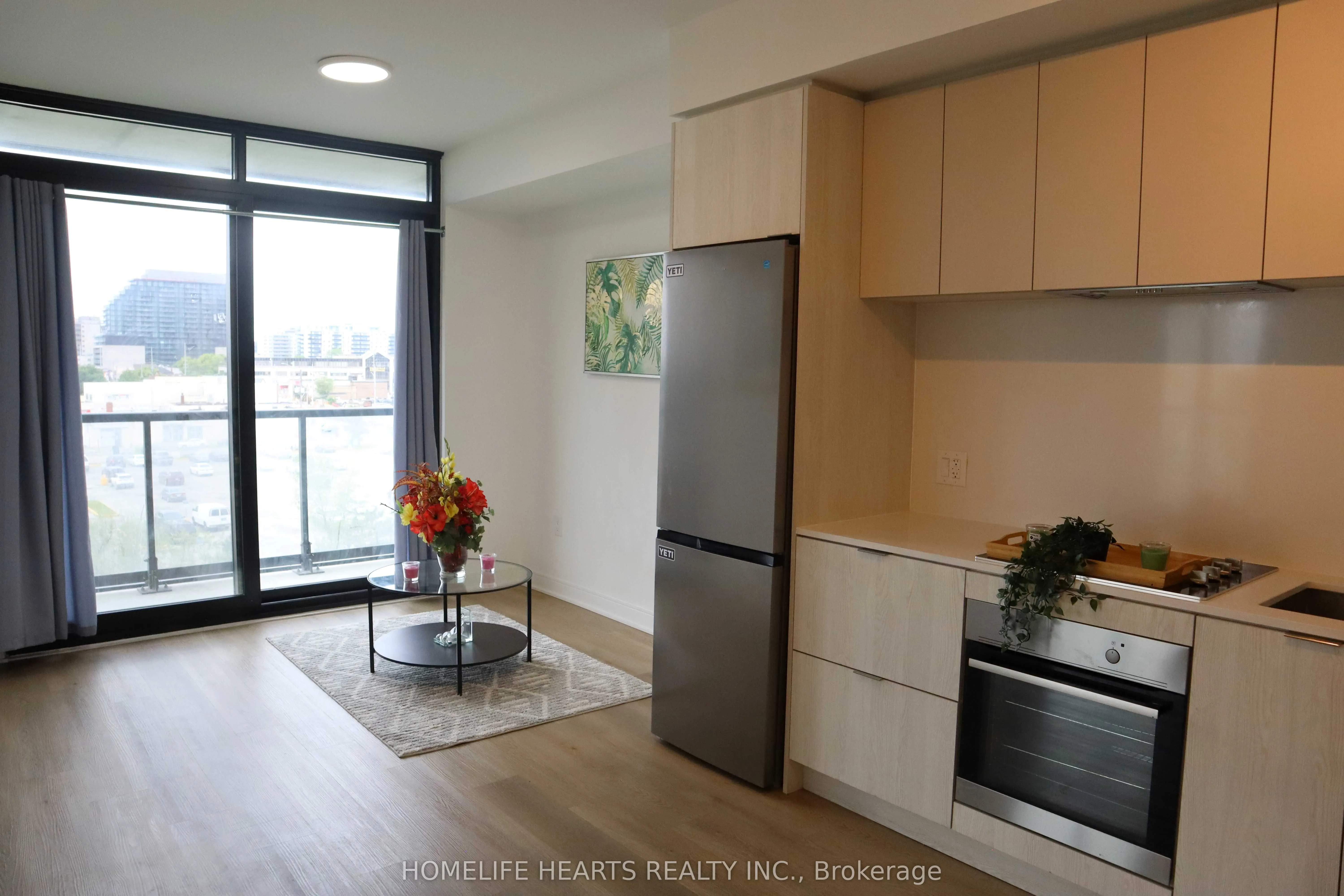 86 Dundas Street E #421