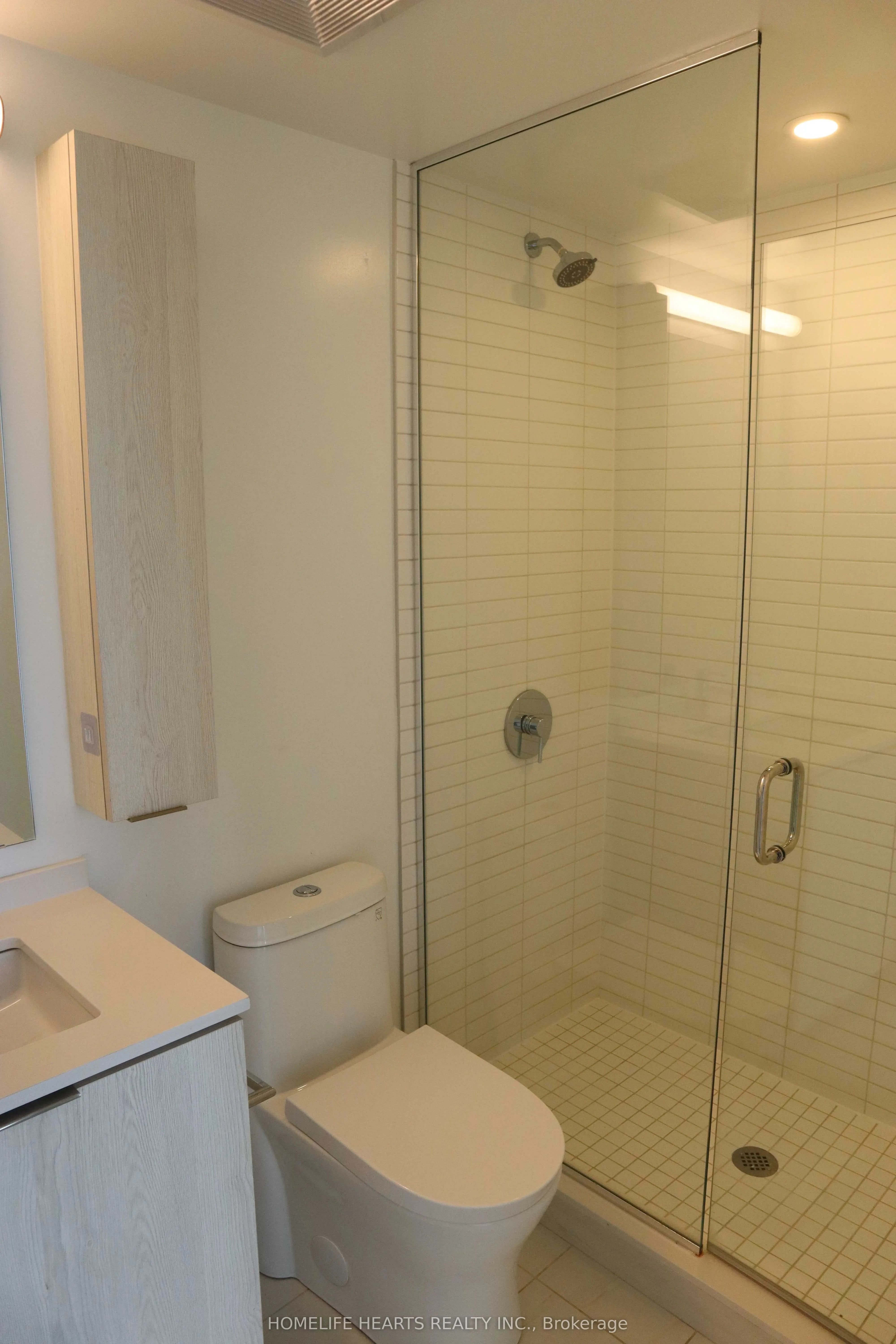 86 Dundas Street E #421