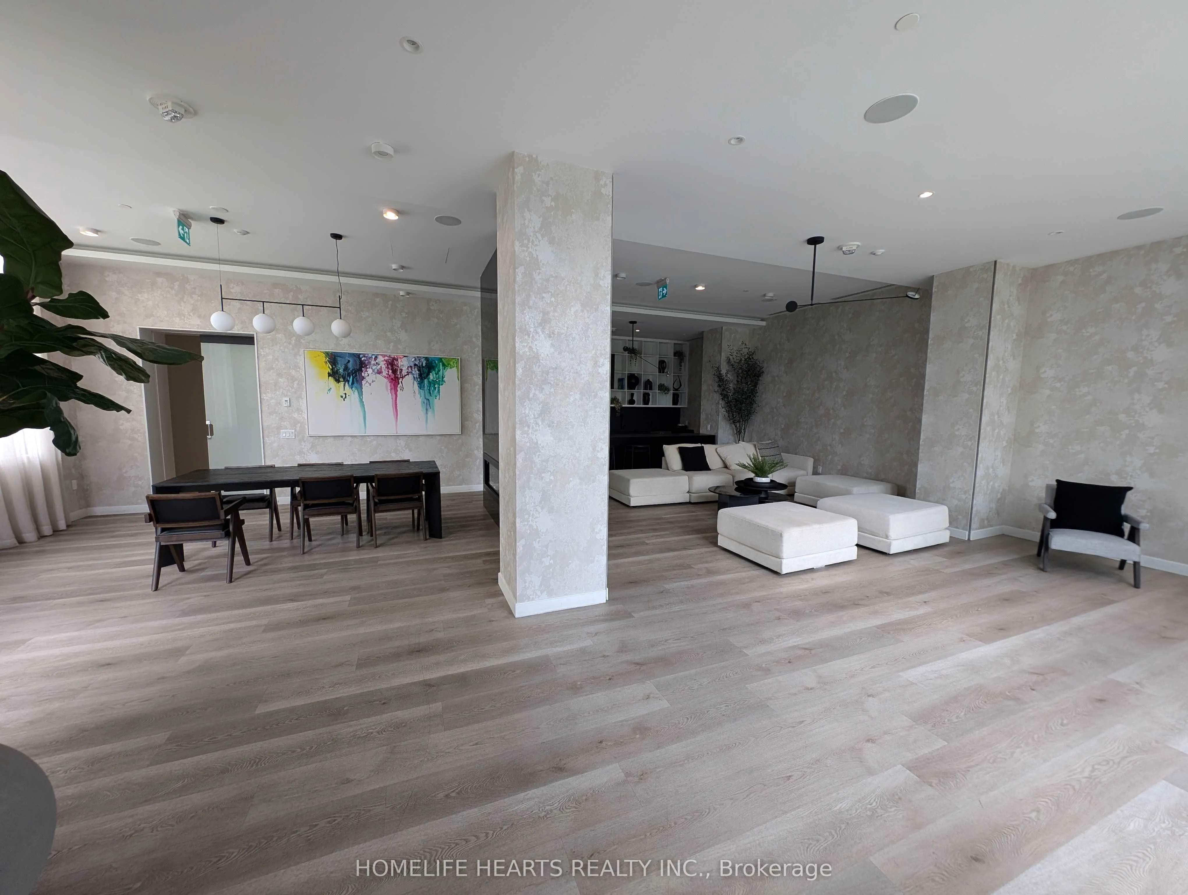 86 Dundas Street E #421