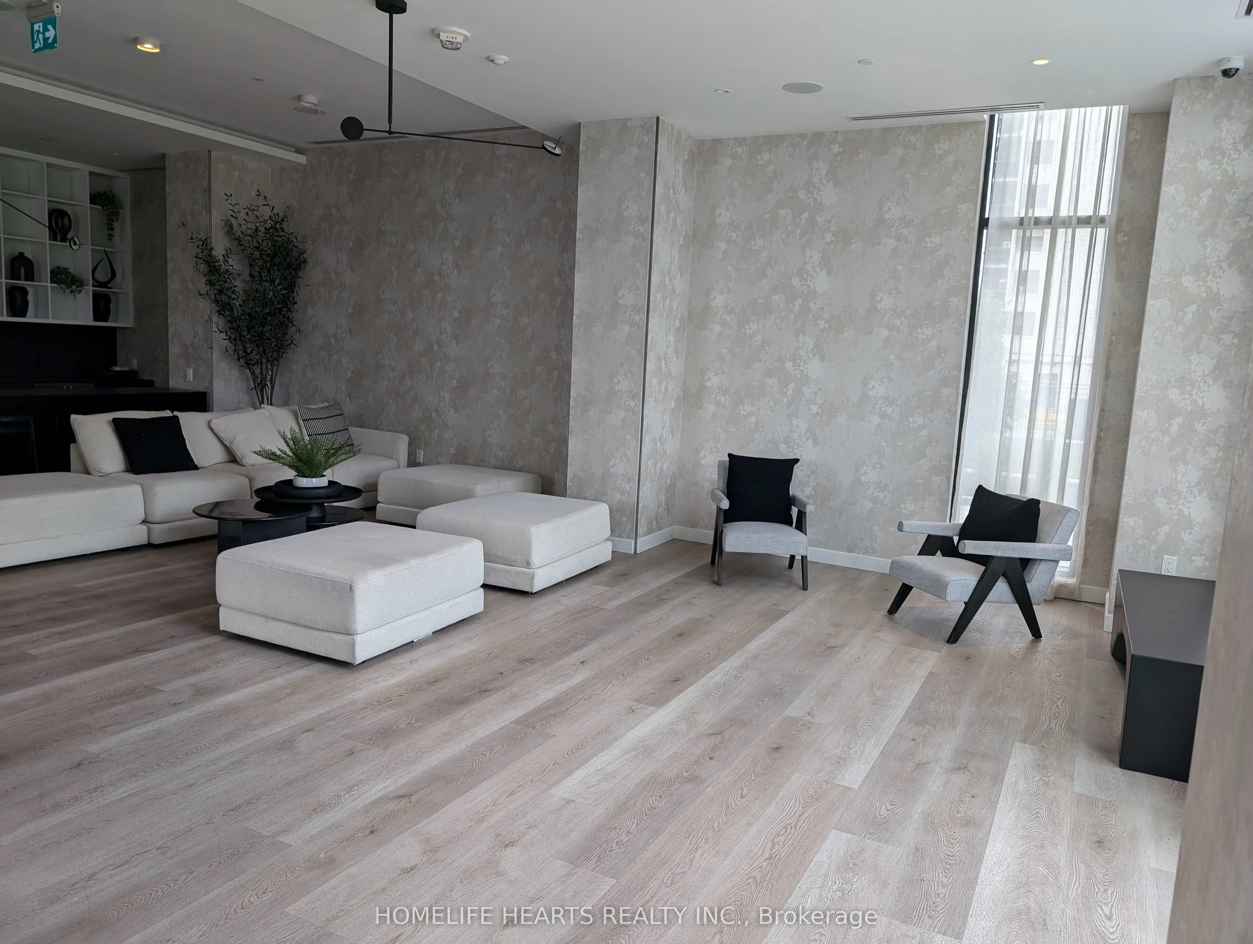 86 Dundas Street E #421