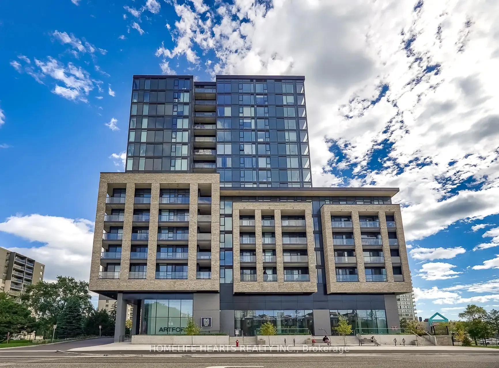86 Dundas Street E #421