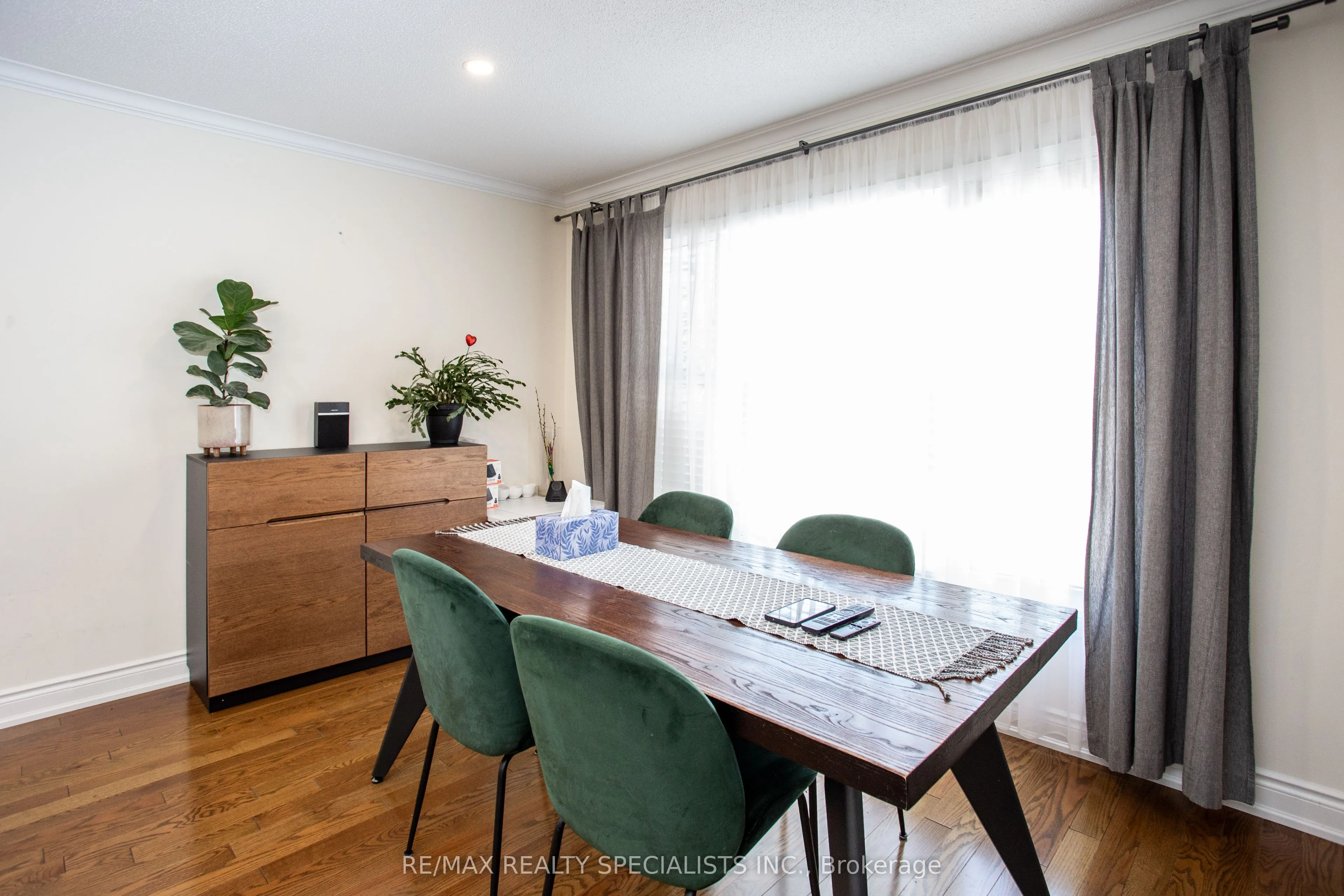 4386 Curia Crescent