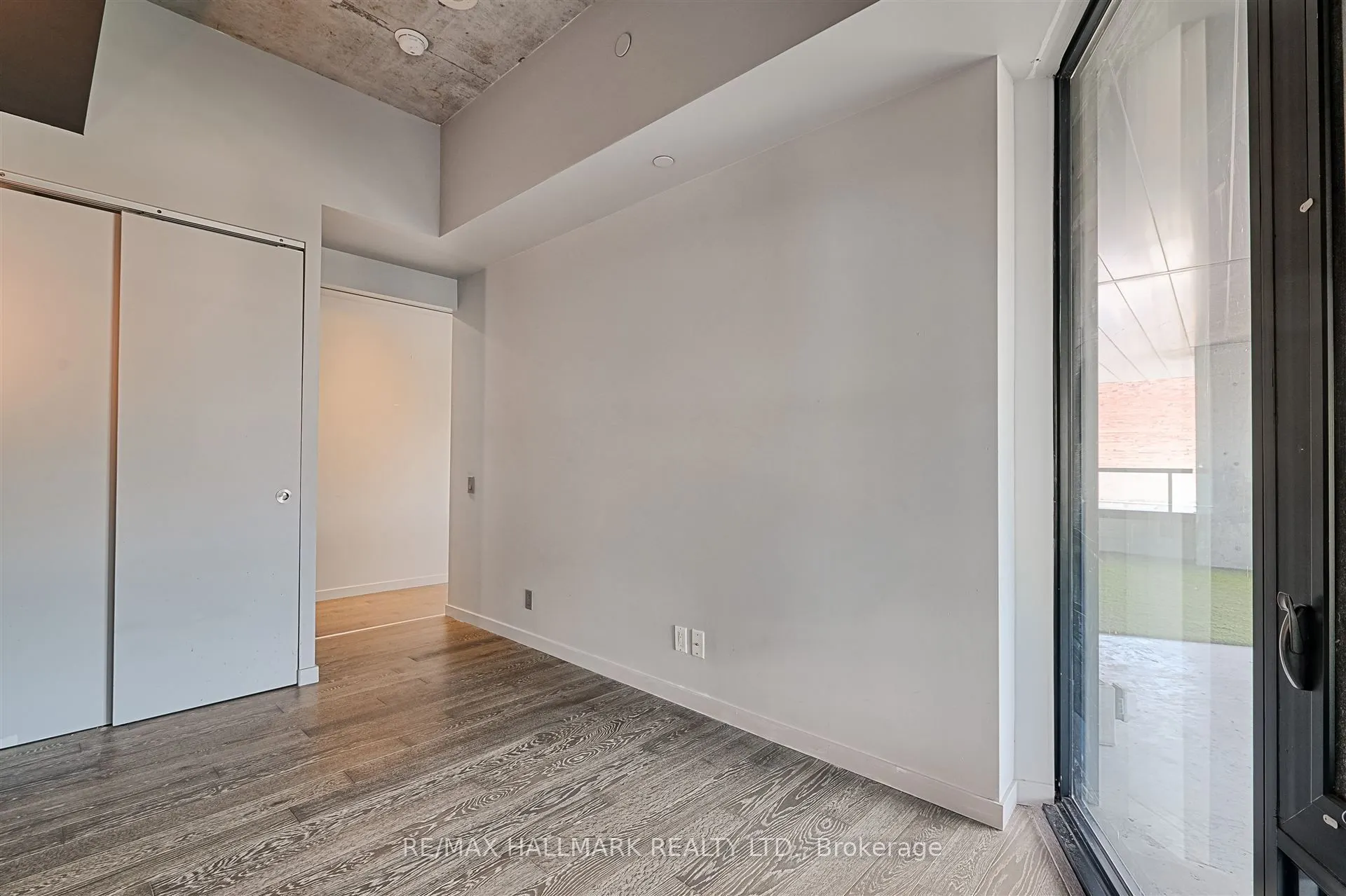 383 Sorauren Avenue, #209
