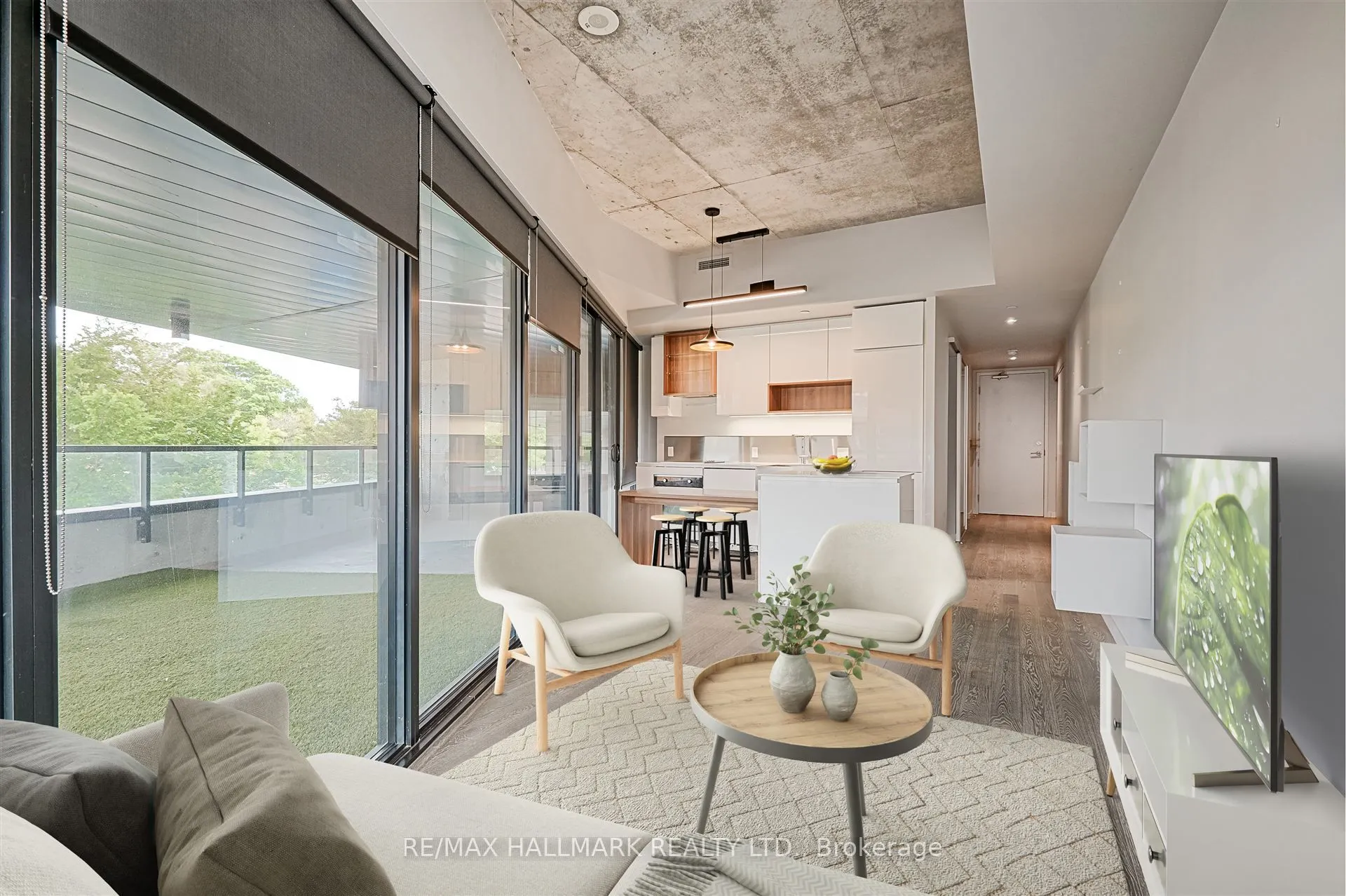 383 Sorauren Avenue, #209