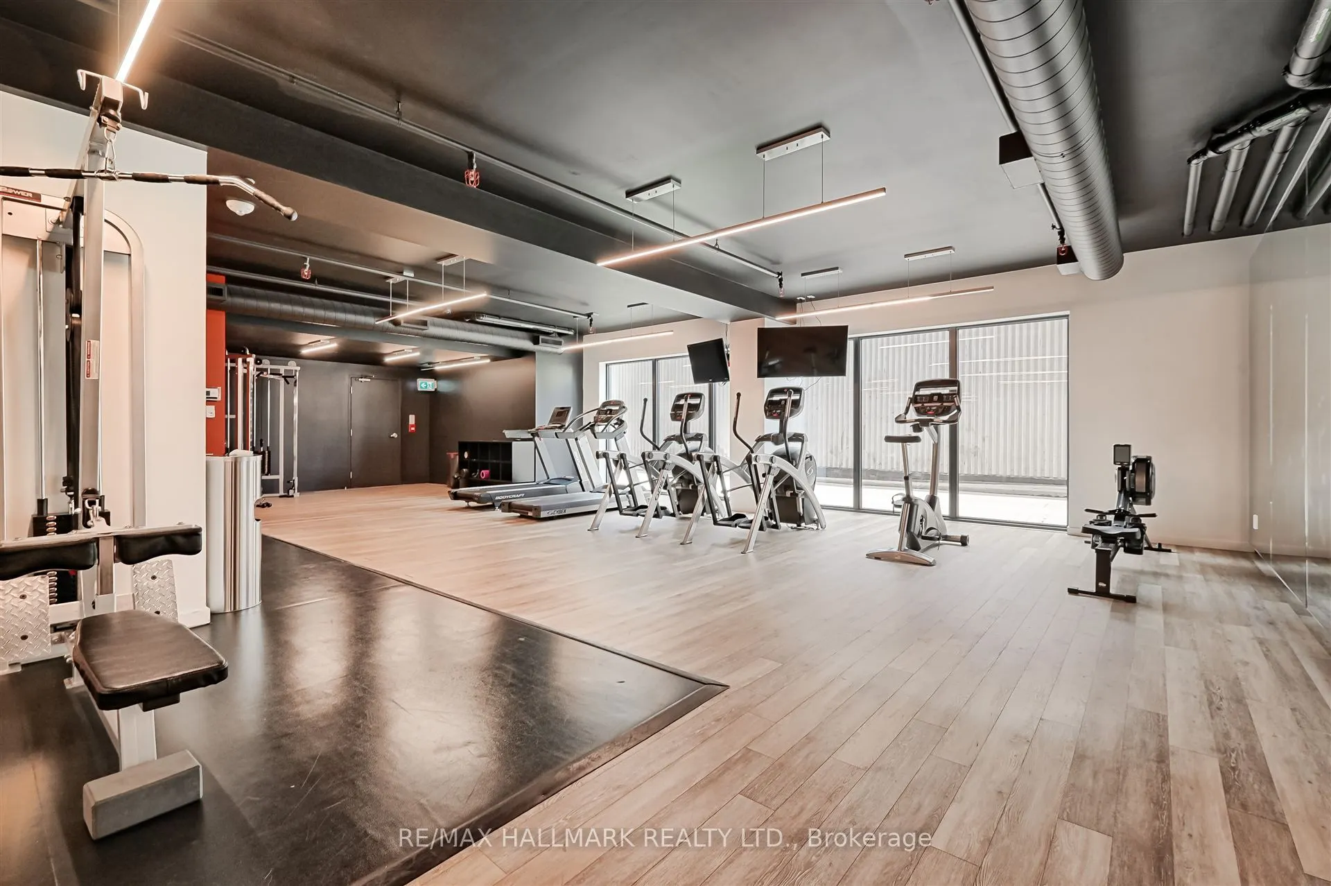 383 Sorauren Avenue, #209